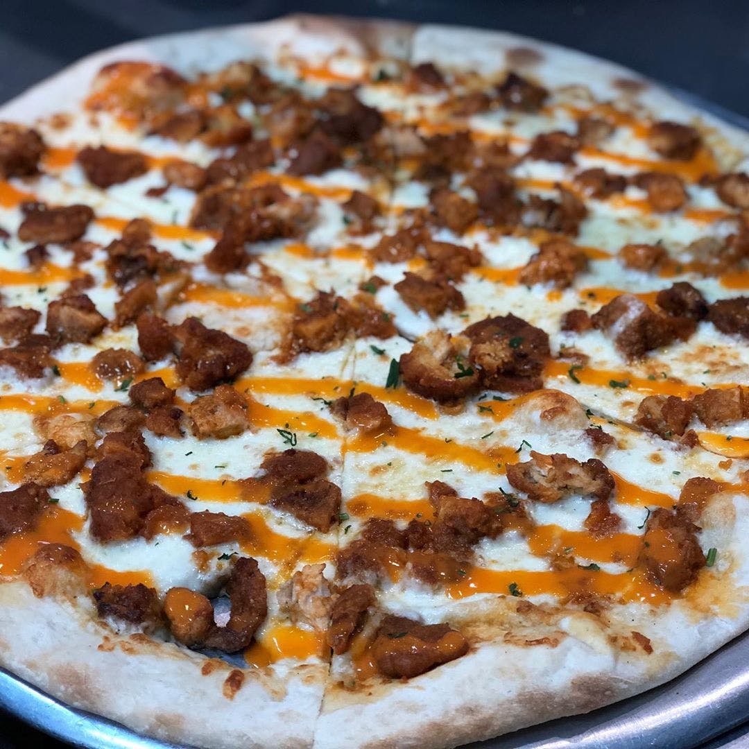 Order Buffalo Chicken Pizza - Small 14'' (6 Slices) food online from Planet Pizza store, Ridgefield on bringmethat.com