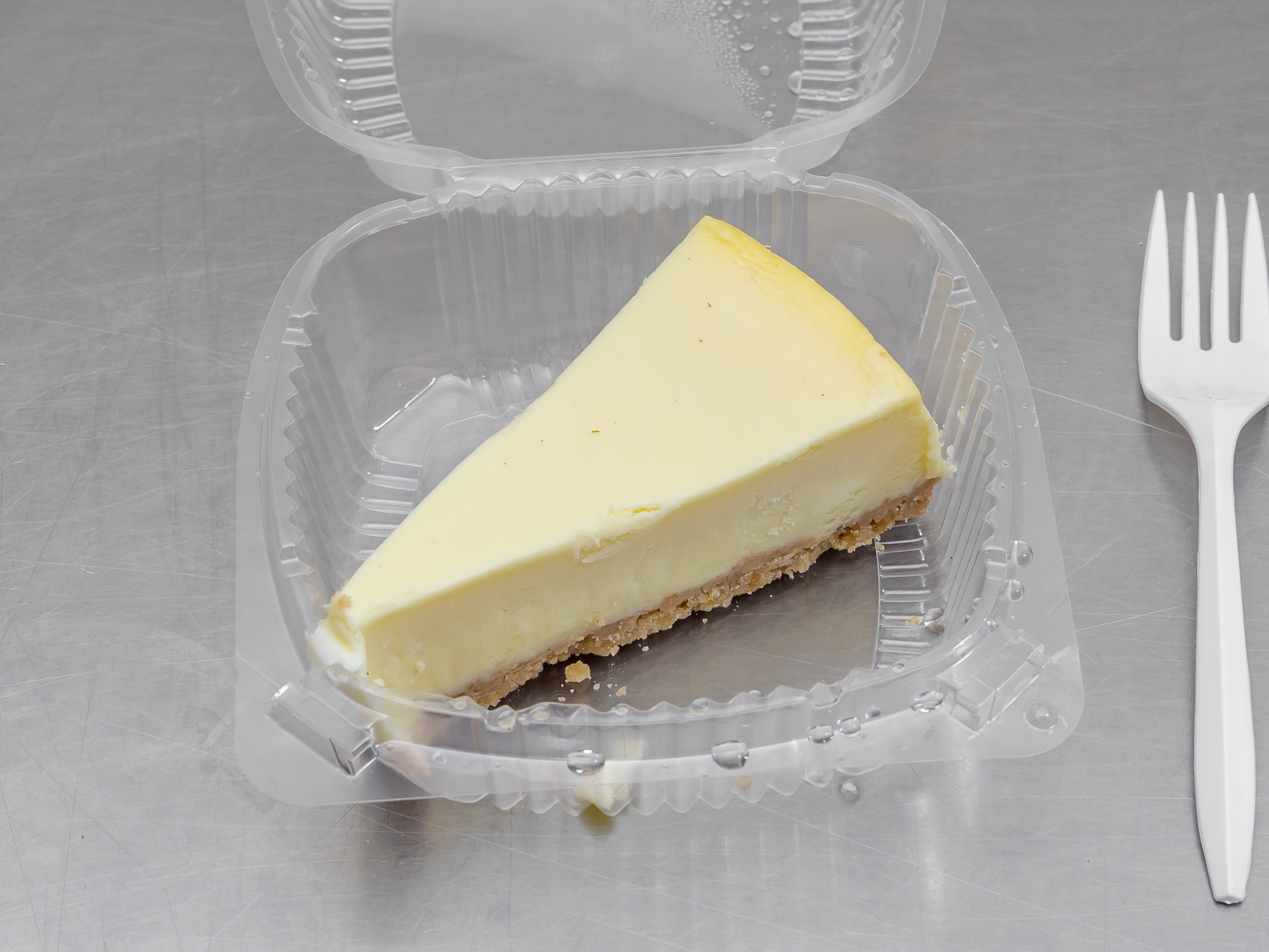 Order Cheese Cake food online from Kennedy Fried Chicken store, New Windsor on bringmethat.com