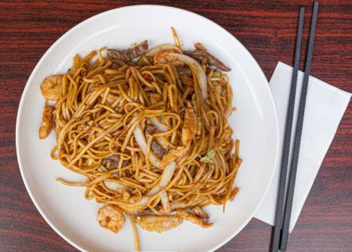 Order Yang Chow Lo Mein扬州捞面 food online from Chuanyu Fusion store, Oklahoma City on bringmethat.com