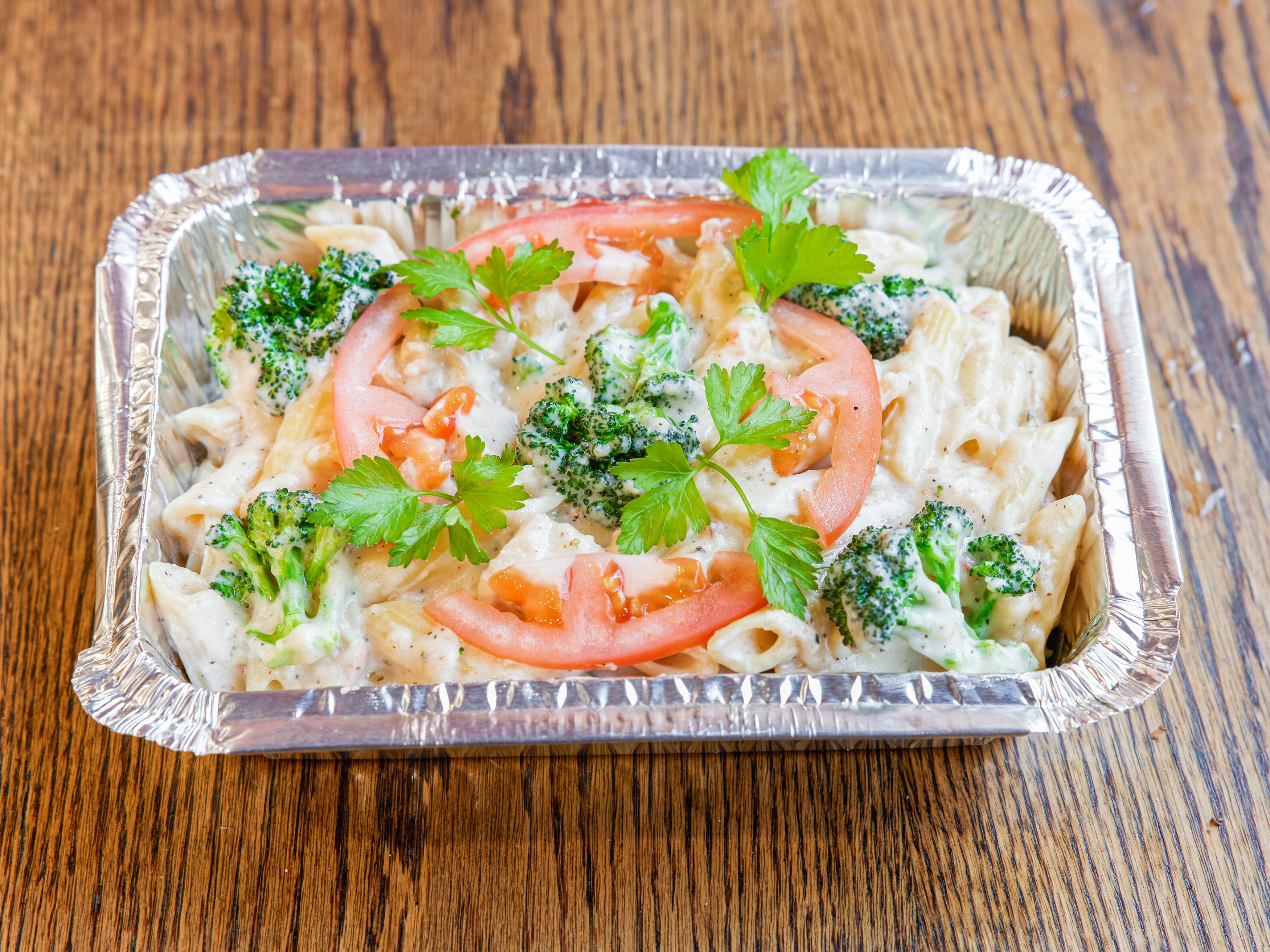 Order Chicken Alfredo food online from Charlies Pizza Cafe store, Allston on bringmethat.com