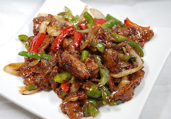 Order 54. Black Pepper Chicken food online from King Kong Chinese Restaurant store, Oakland on bringmethat.com