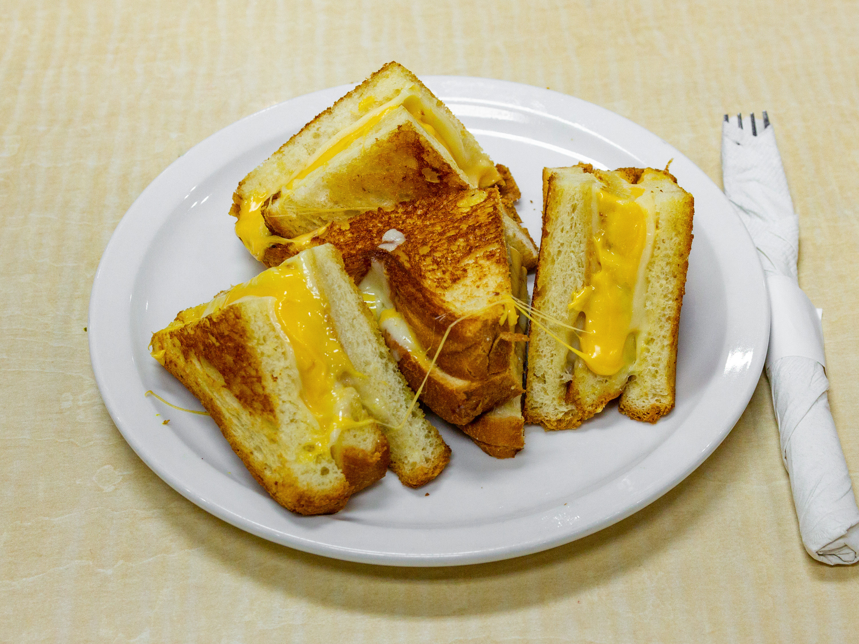 Order Kids Grilled Cheese food online from Stateside Deli store, Birmingham on bringmethat.com