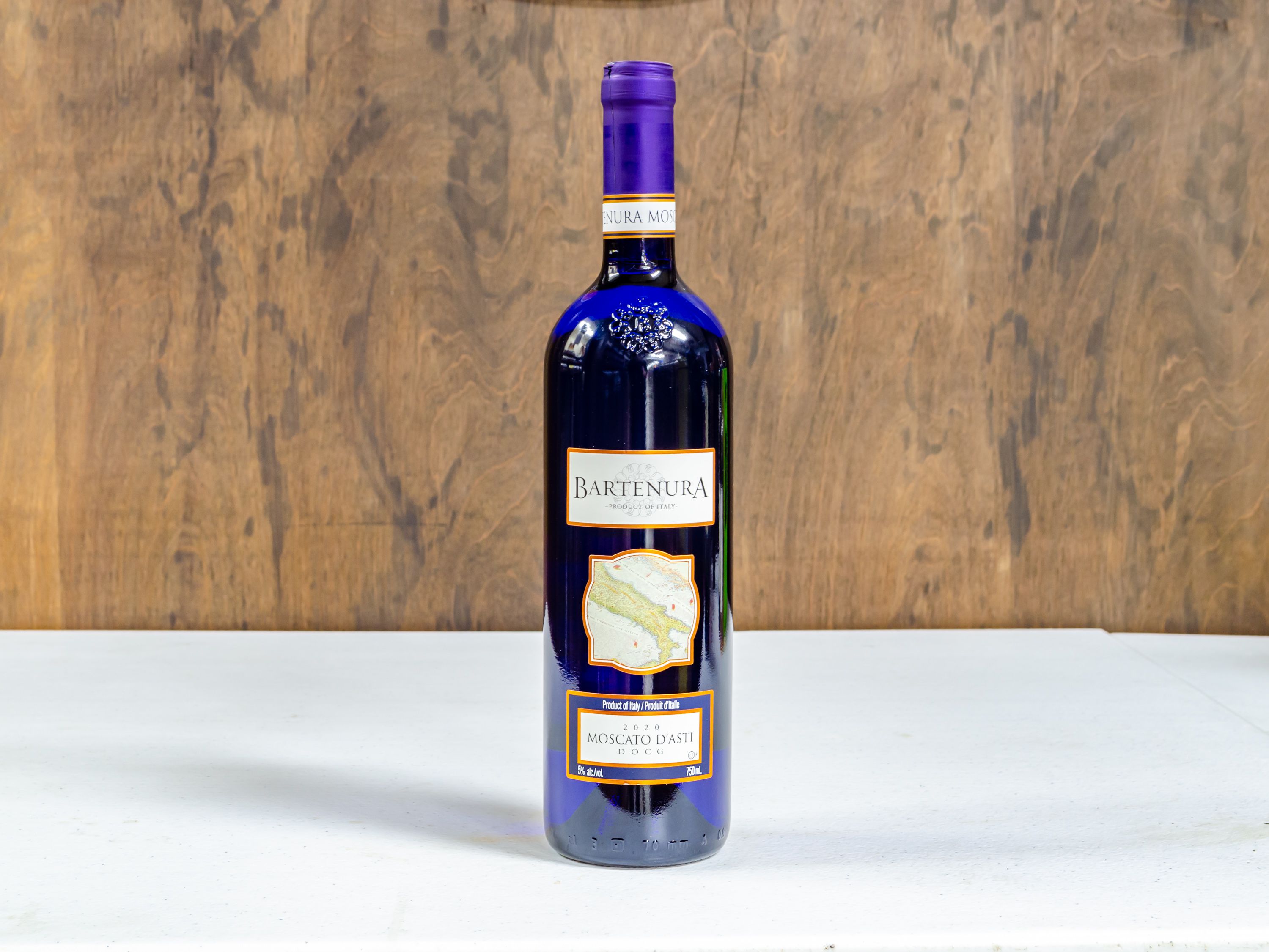 Order Bartenura Moscato, 750 ml. Wine food online from Liquorama store, Hyde Park on bringmethat.com