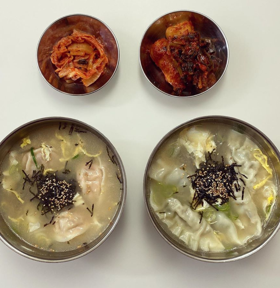Order Dumpling Soup 만두국 food online from Chosun Ok store, Durham on bringmethat.com
