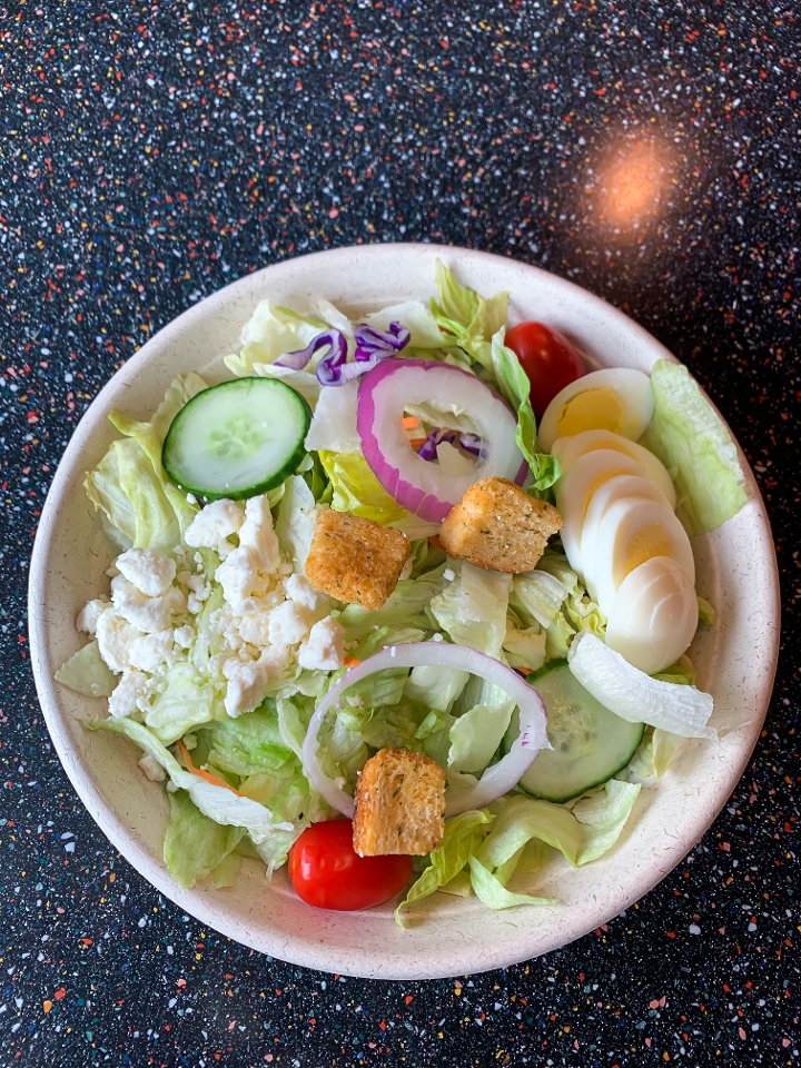 Order *Garden Salad food online from Pellegrino's Deli Cafe store, Rochester on bringmethat.com