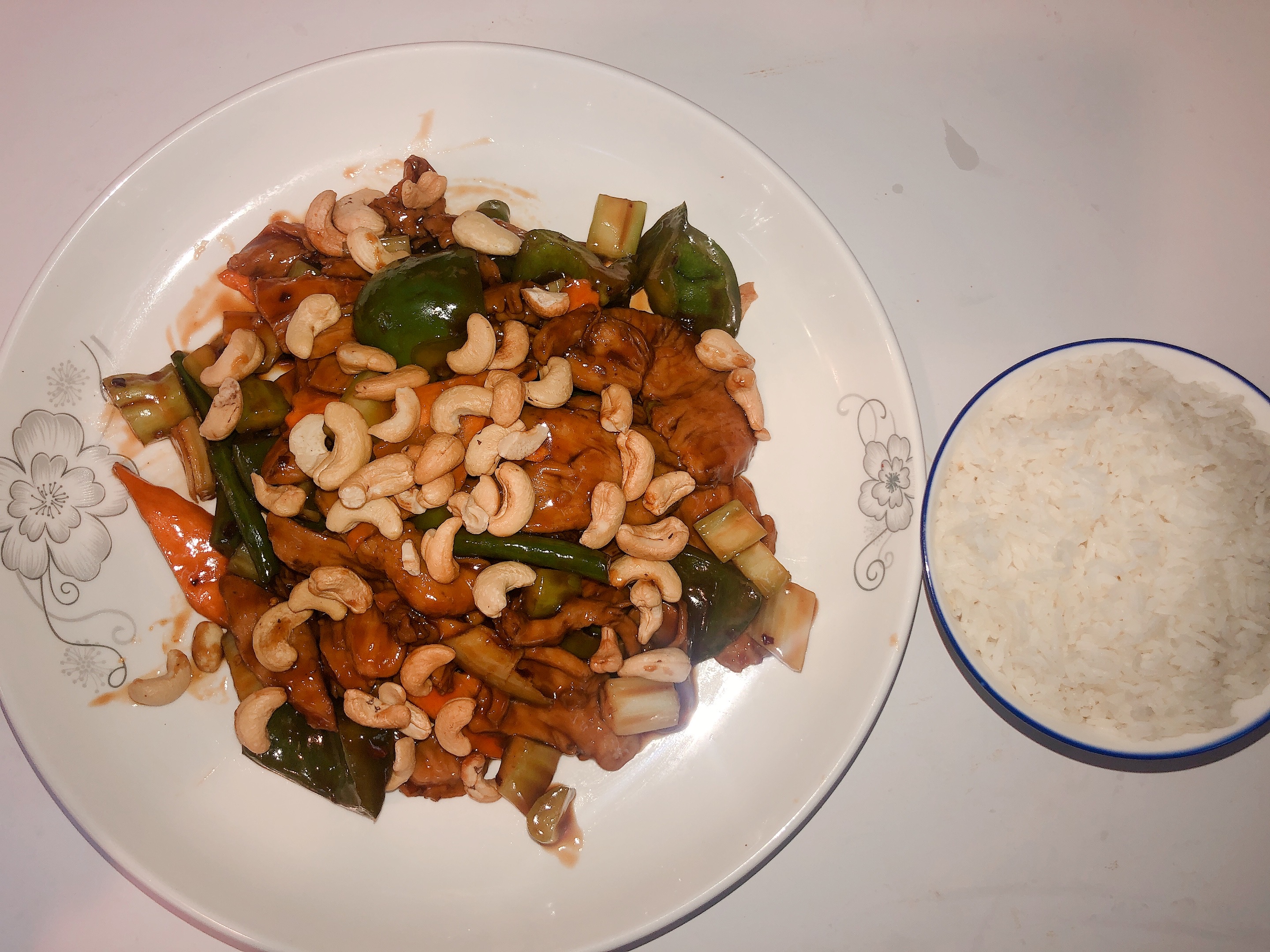Order C28. Chicken with Cashew Nuts Combo 腰果鸡晚餐 food online from Hai Sun Chinese Restrnt store, Brooklyn on bringmethat.com