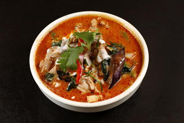 Order Red Curry food online from Thaitanic Streetfood store, Sausalito on bringmethat.com