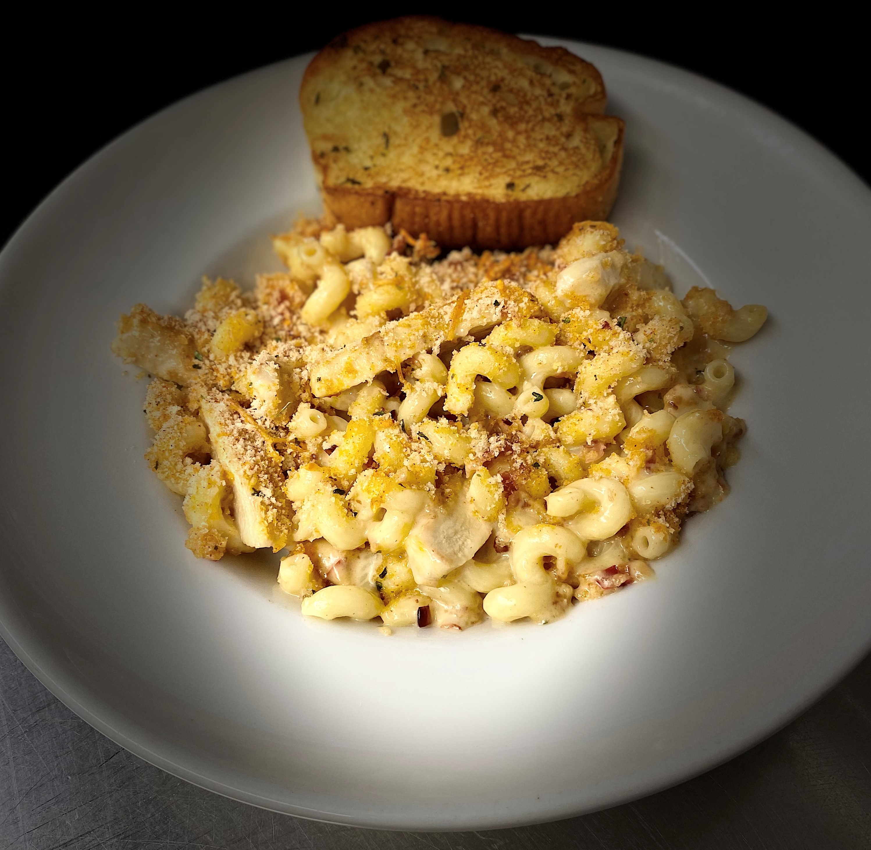 Order Adult Mac and Cheese Pasta food online from Verde Lounge store, Sioux Falls on bringmethat.com