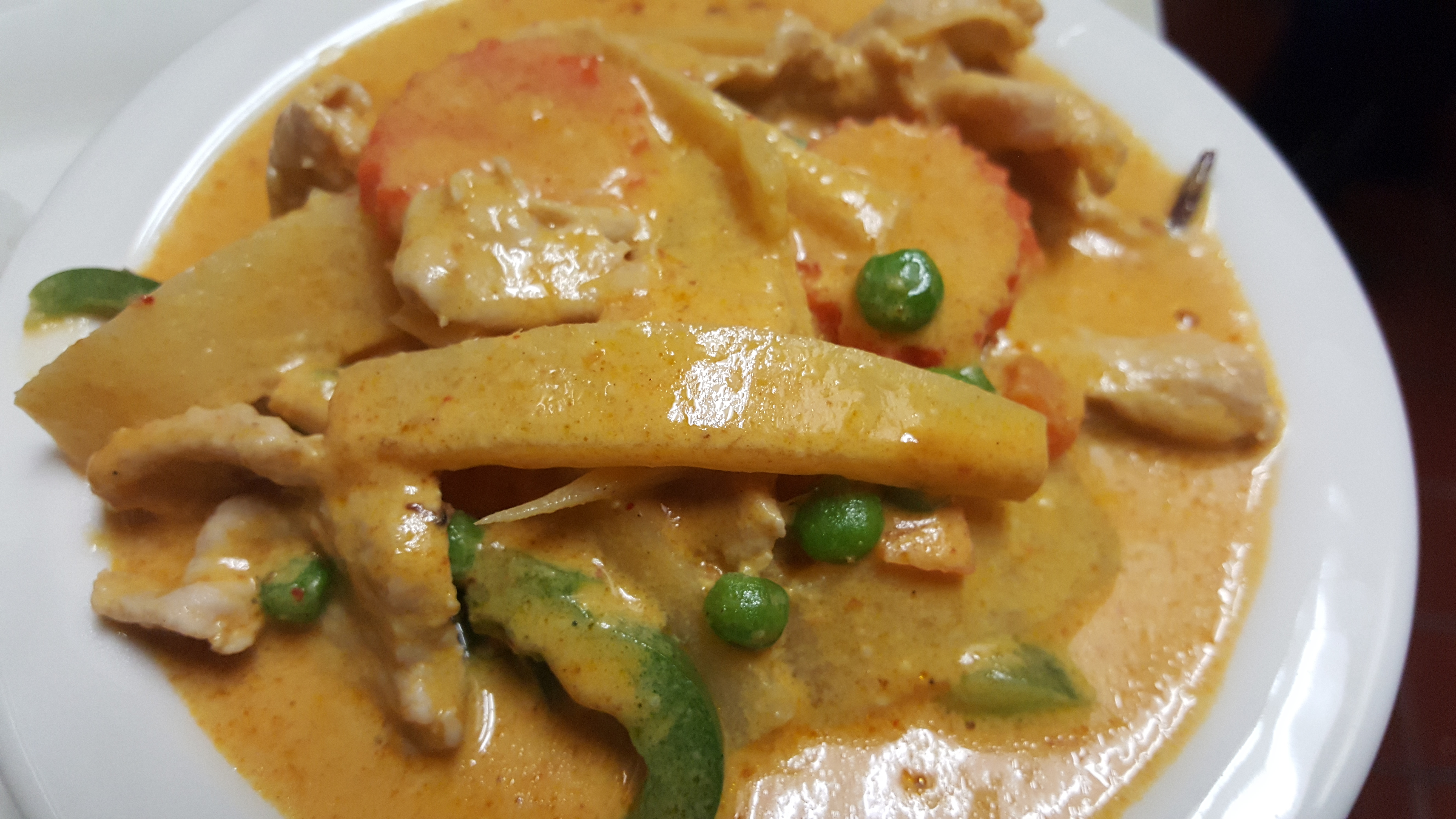 Order 45. Red Curry food online from Aroma Thai Restaurant store, Imperial Beach on bringmethat.com