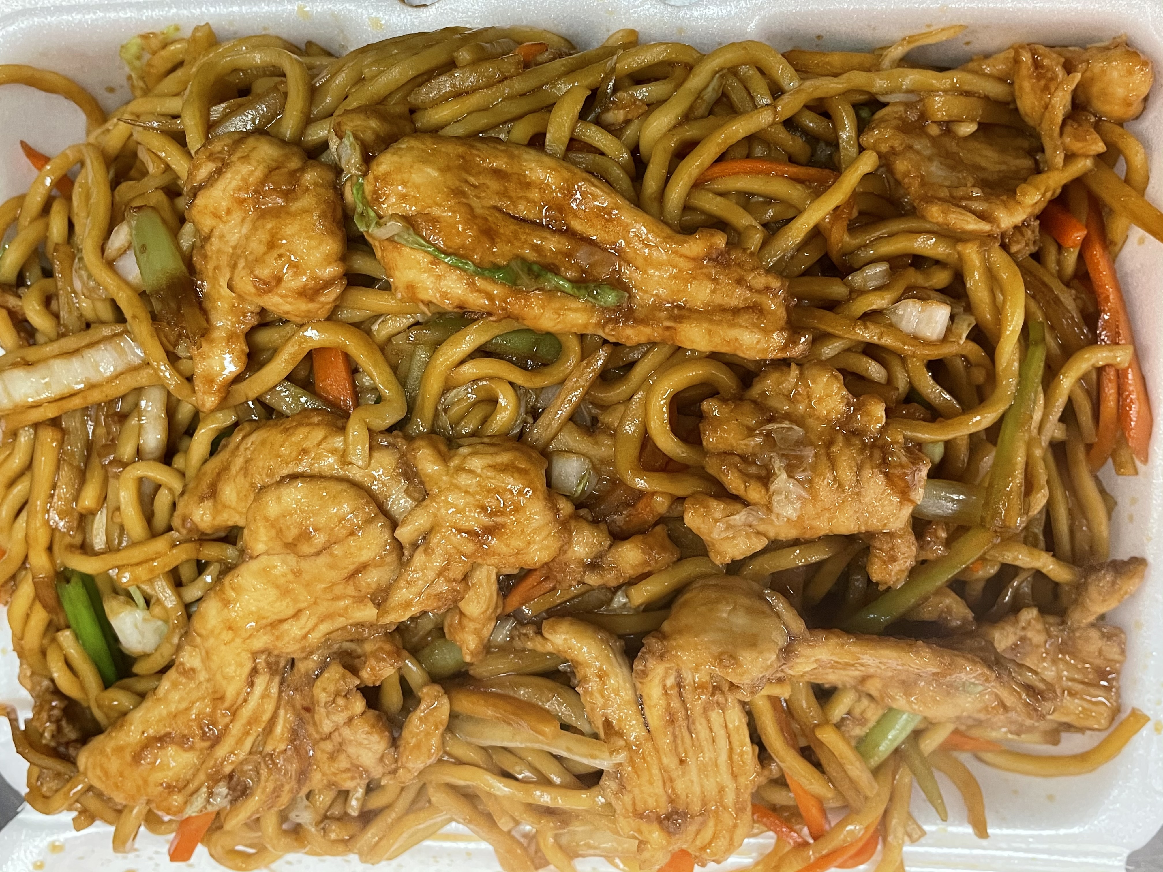 Order 50. Chicken Lo Mein food online from Hong Kong Kitchen store, Congers on bringmethat.com