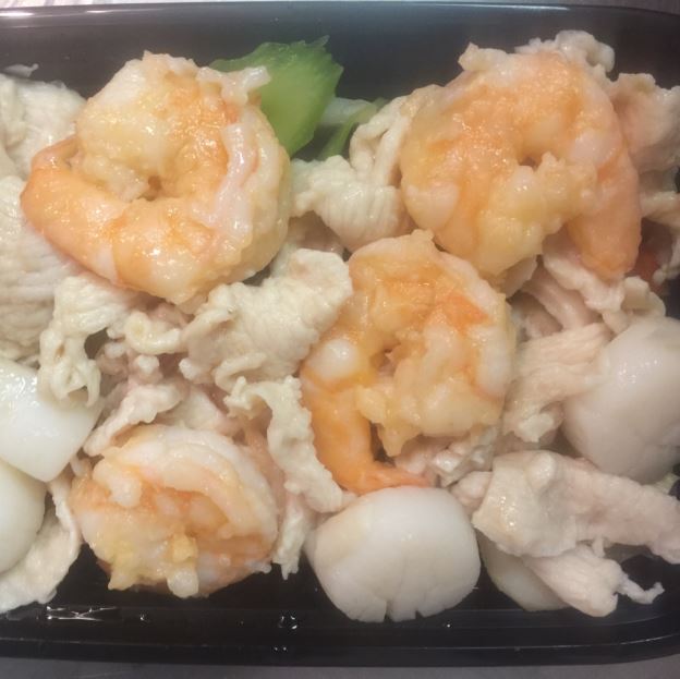 Order D8. Shrimp, Scallops & Chicken with Mixed Vegetables food online from Oriental Express Restaurant store, Deptford Township on bringmethat.com