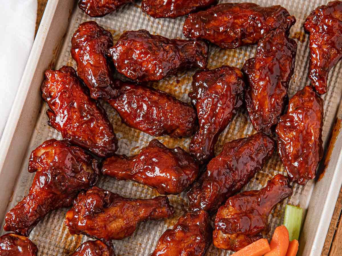 Order Hot Wings - 10 Pieces food online from Big Belly store, Pulaski on bringmethat.com