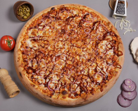Order BBQ Chicken Pizza food online from Insomnia Buffalo Wings store, Las Vegas on bringmethat.com