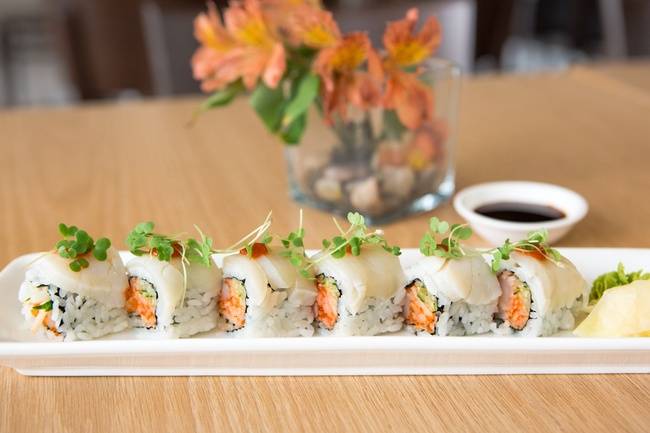 Order Fancy Scallop Maki *(G) food online from Fuji at Kendall store, Cambridge on bringmethat.com