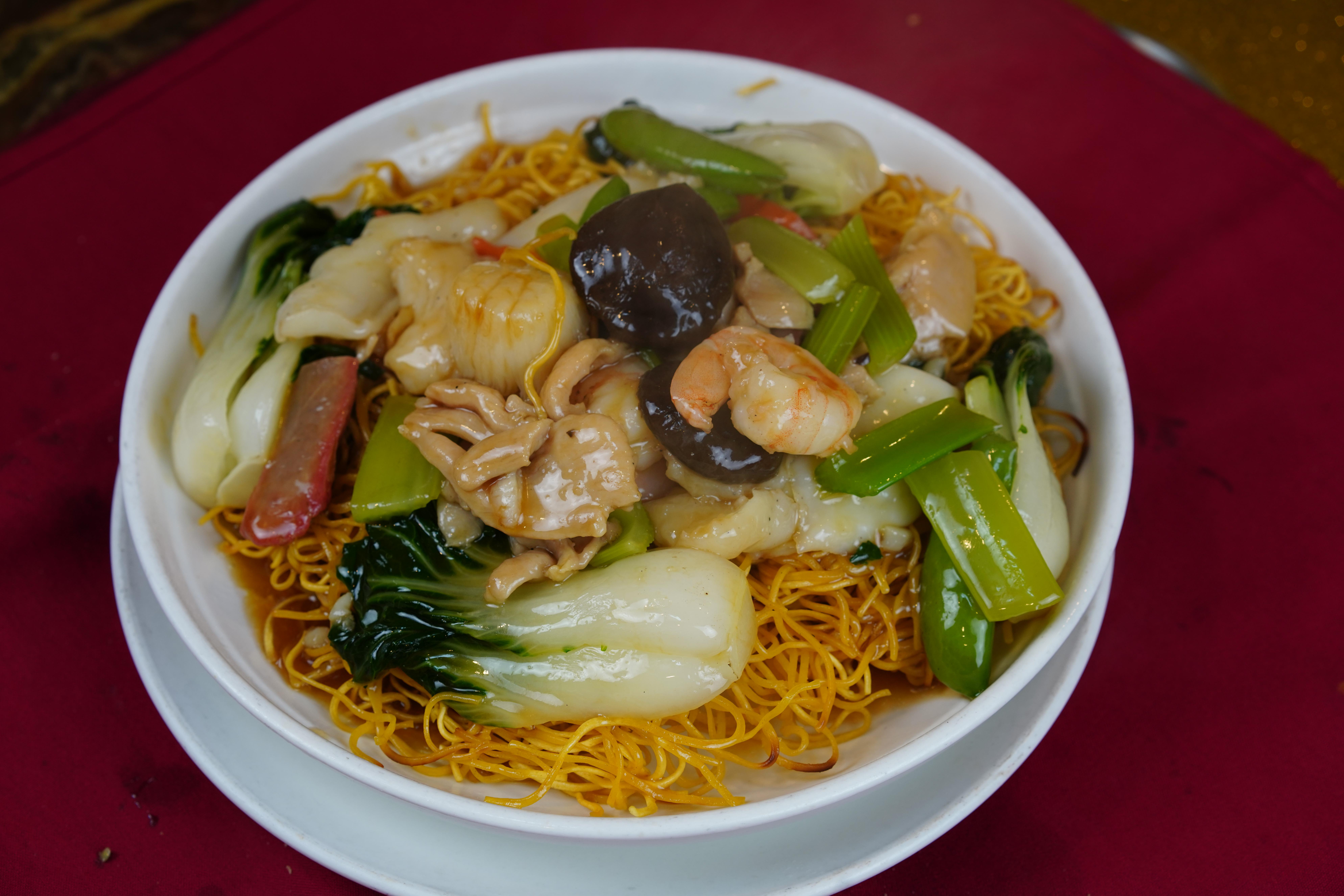 Order House Special Pan-Fried Noodle 招牌煎面 food online from Golden Coast store, San Francisco on bringmethat.com