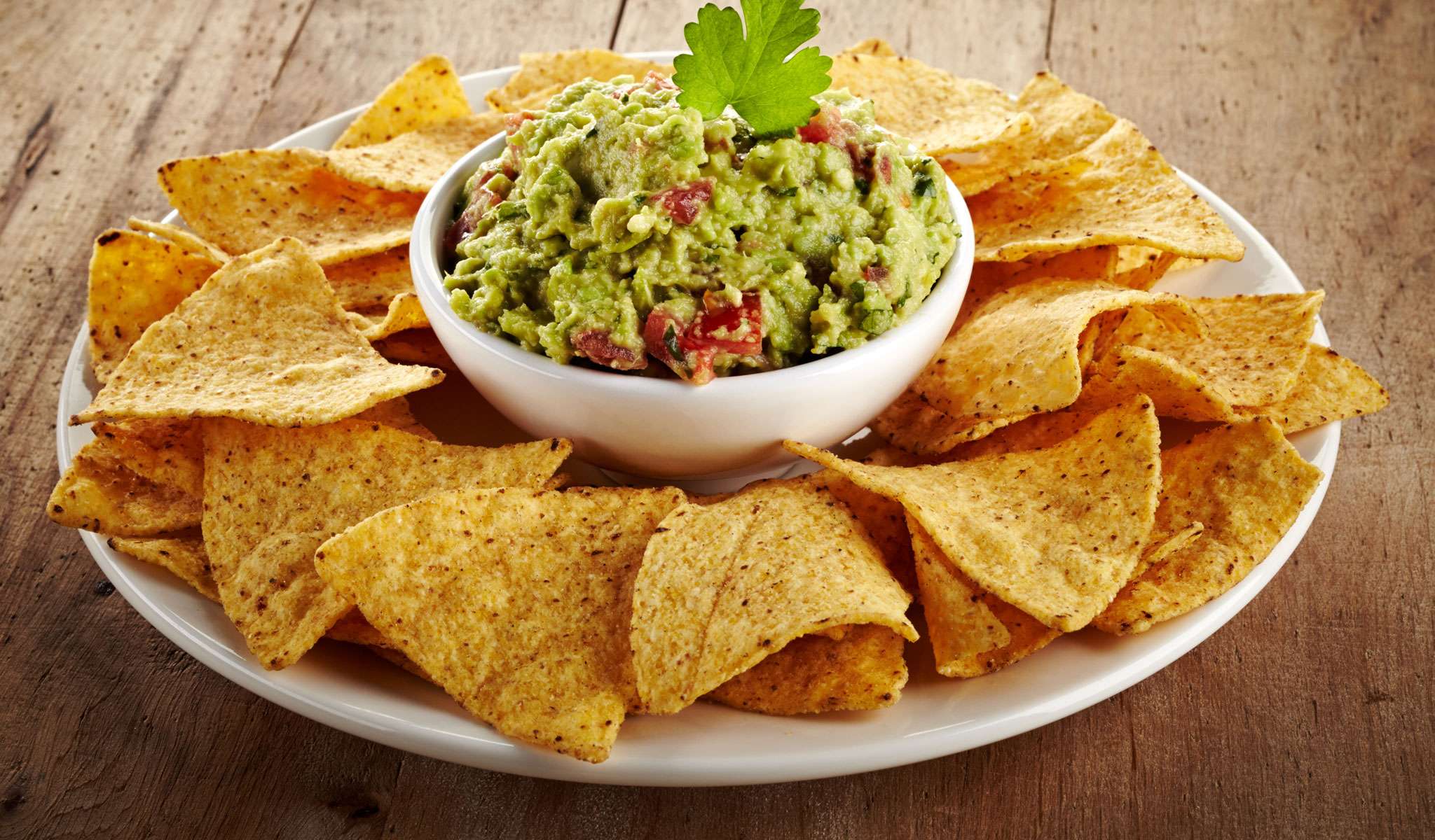 Order Guacamole and Chips food online from Taqueria Maria And Ricardo store, Brooklyn on bringmethat.com