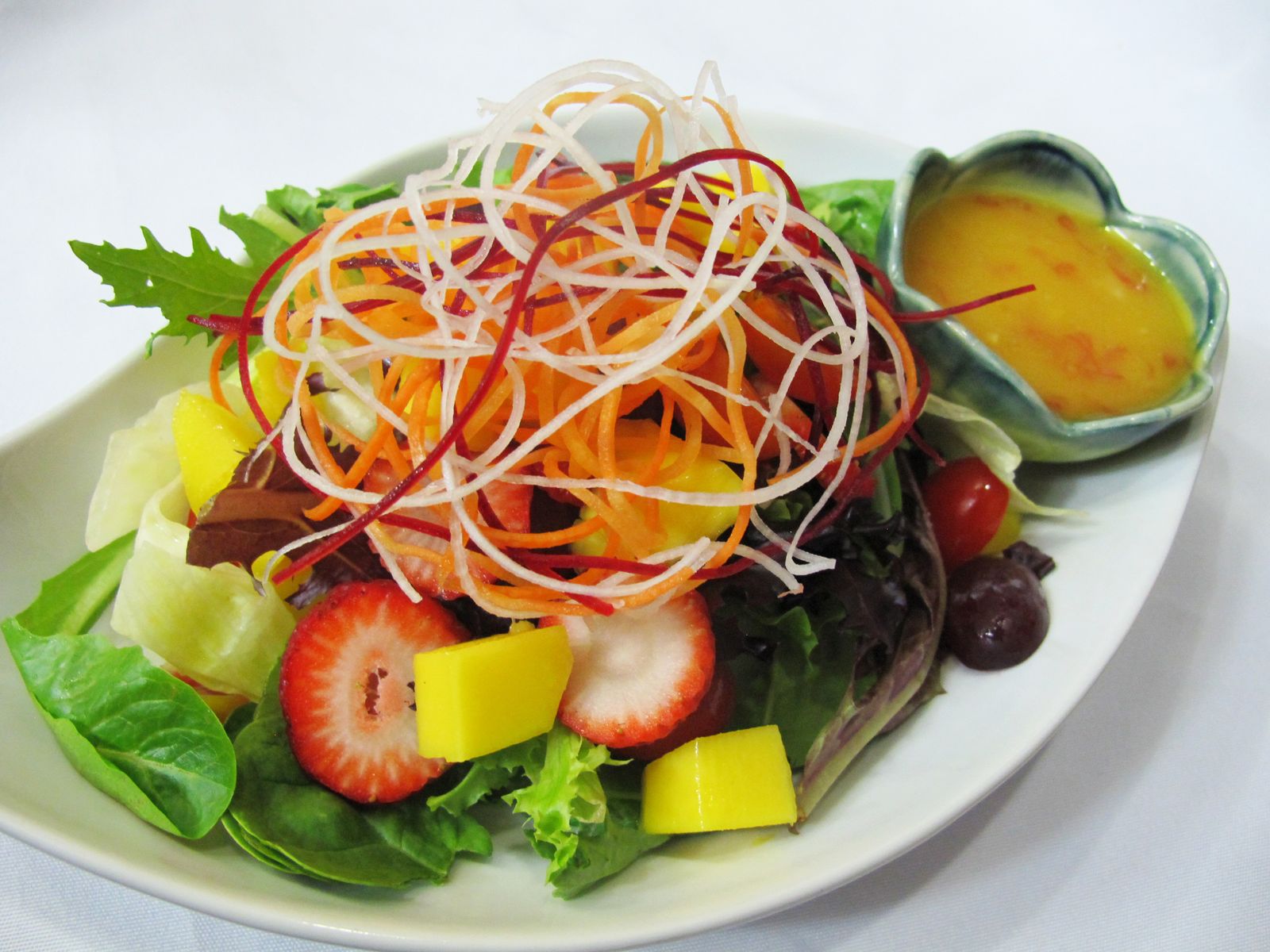 Order HOUSE SALAD food online from Pinto Urban Thai Diner store, Richardson on bringmethat.com