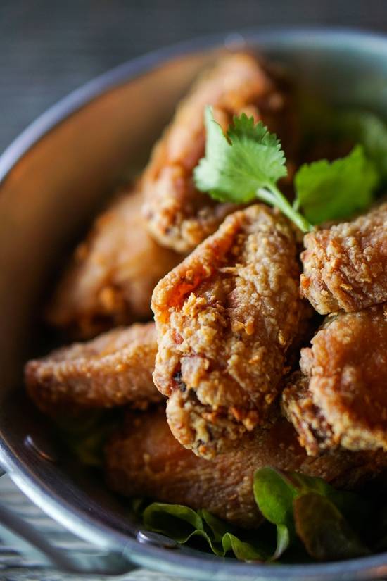 Order Thai Crispy Chicken Wings food online from Soi Ob Thai Street Food store, San Diego on bringmethat.com