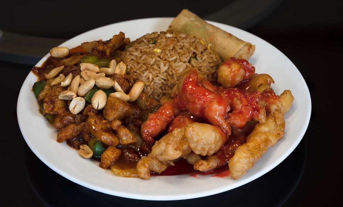 Order D6. Kung Pao Chicken & Sweet and Sour Pork Combo 宫保鸡 - 甜酸猪 - 套餐 food online from China town Restaurant store, Anchorage on bringmethat.com