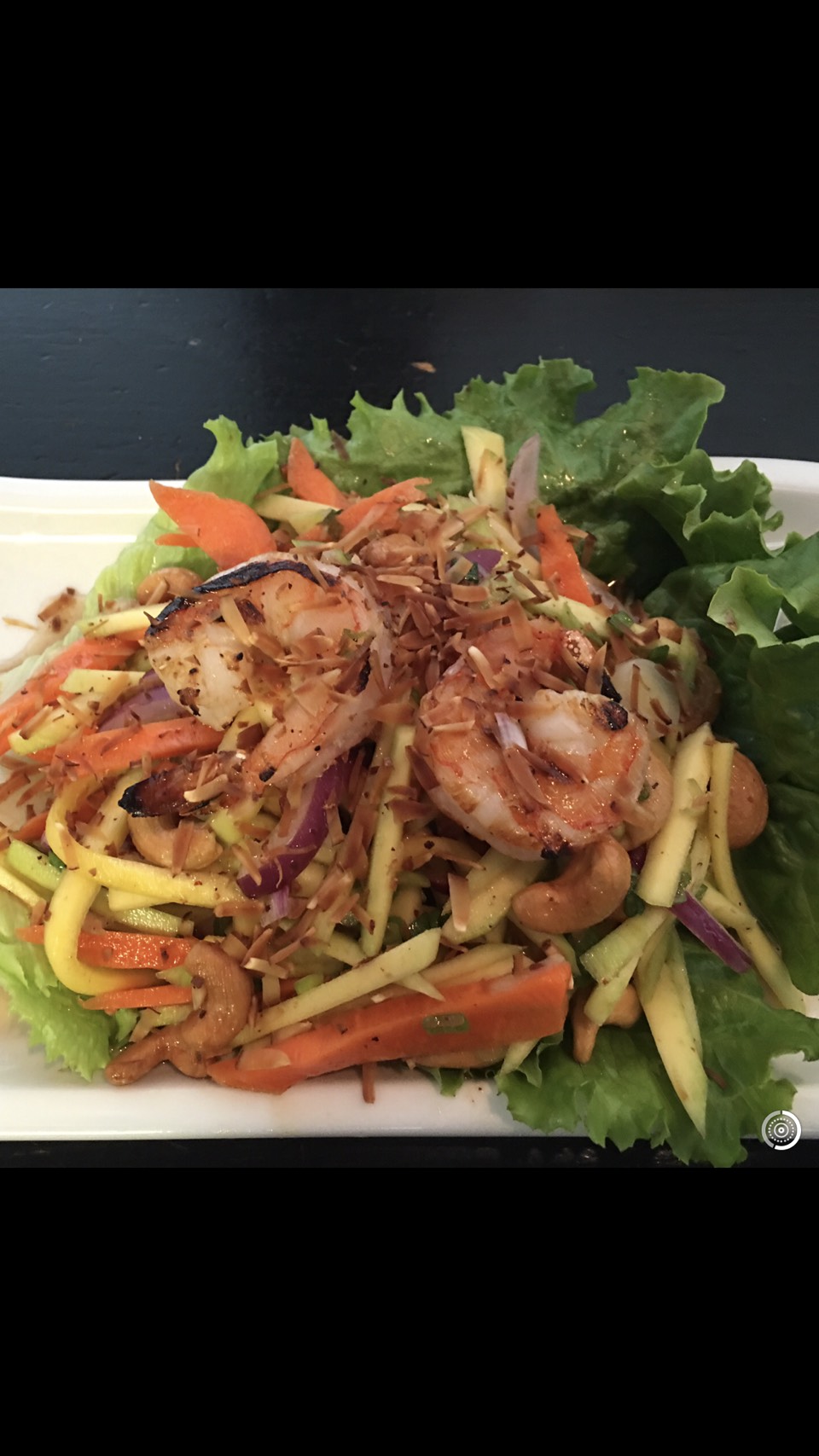 Order 20. Yum Ma-Muang Salad food online from Swanya Thai Cuisine store, Culver City on bringmethat.com