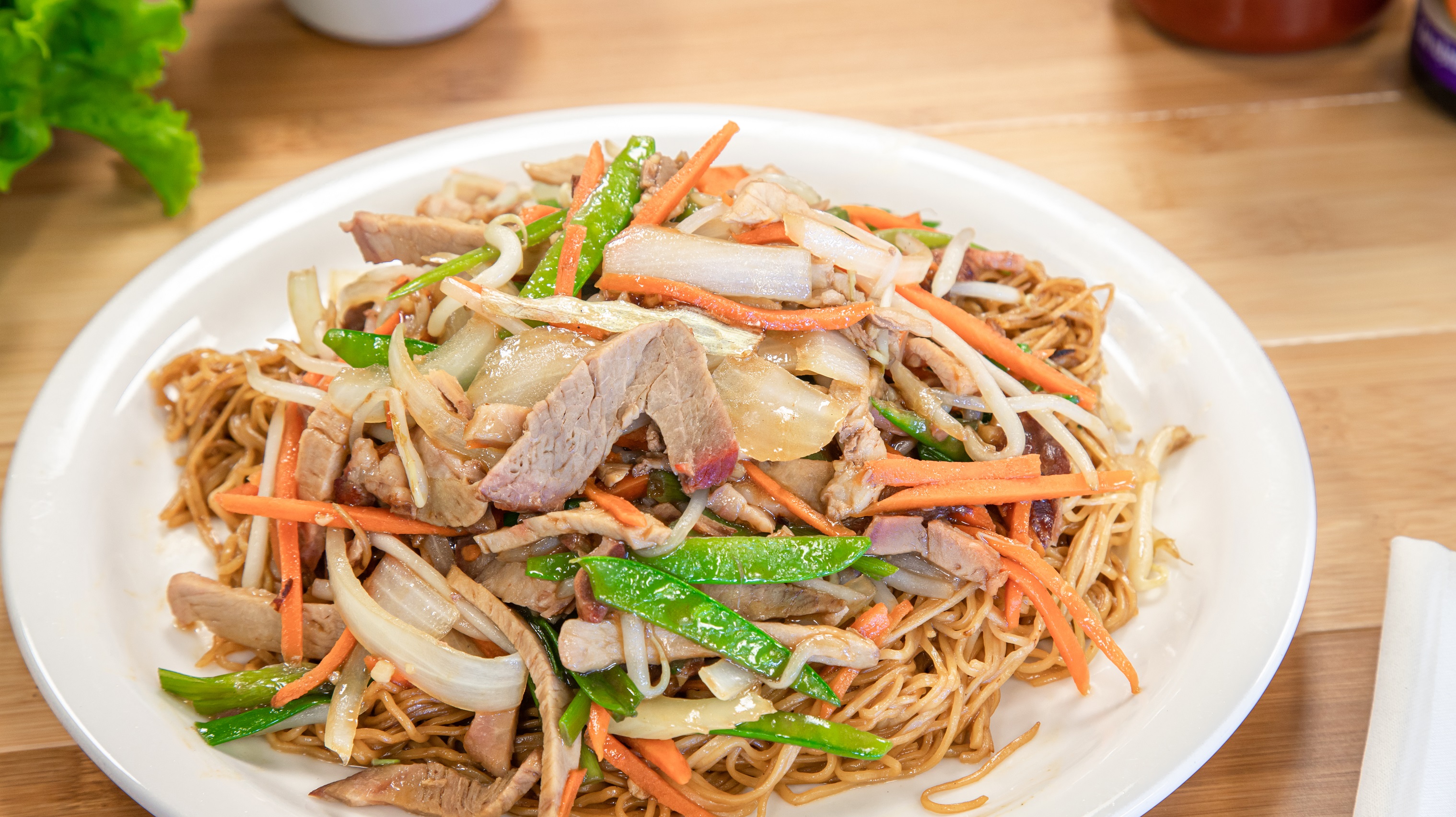 Order 31. Canton Chow Mein food online from Pho Cafe Hong Kong Diner store, Reno on bringmethat.com