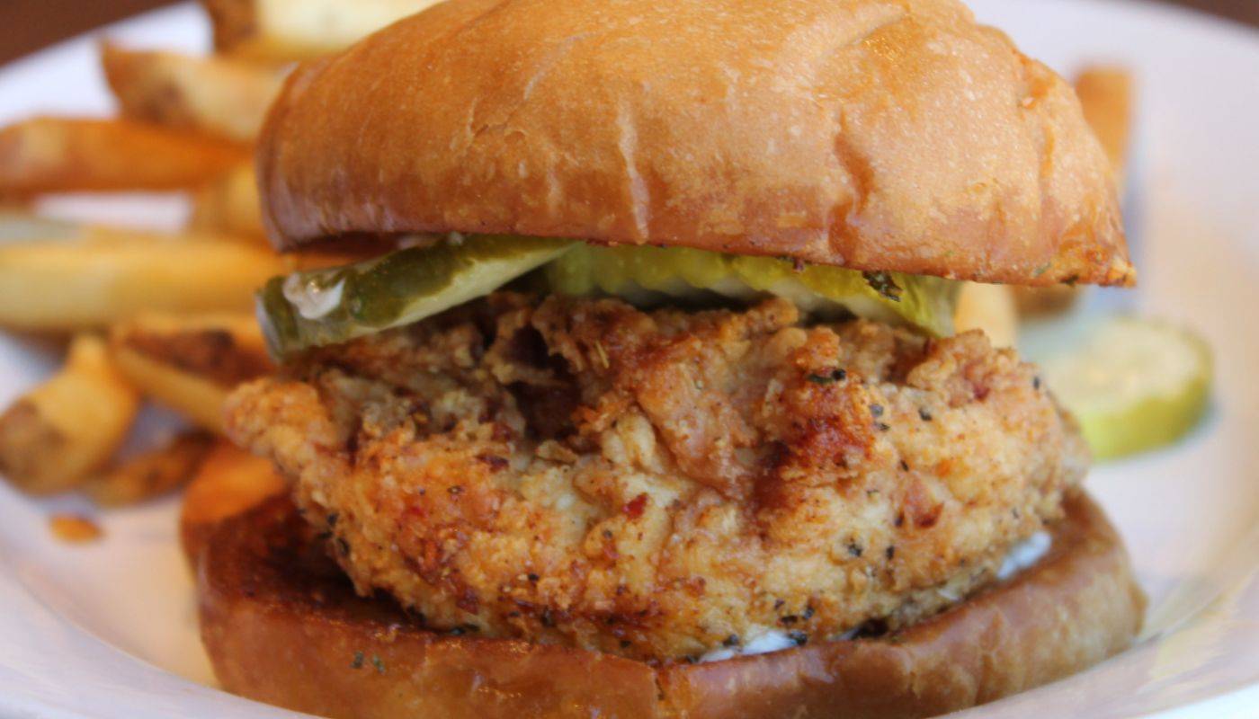 Order Dry Rub Chicken Sandwich food online from Green Mill store, Lakeville on bringmethat.com