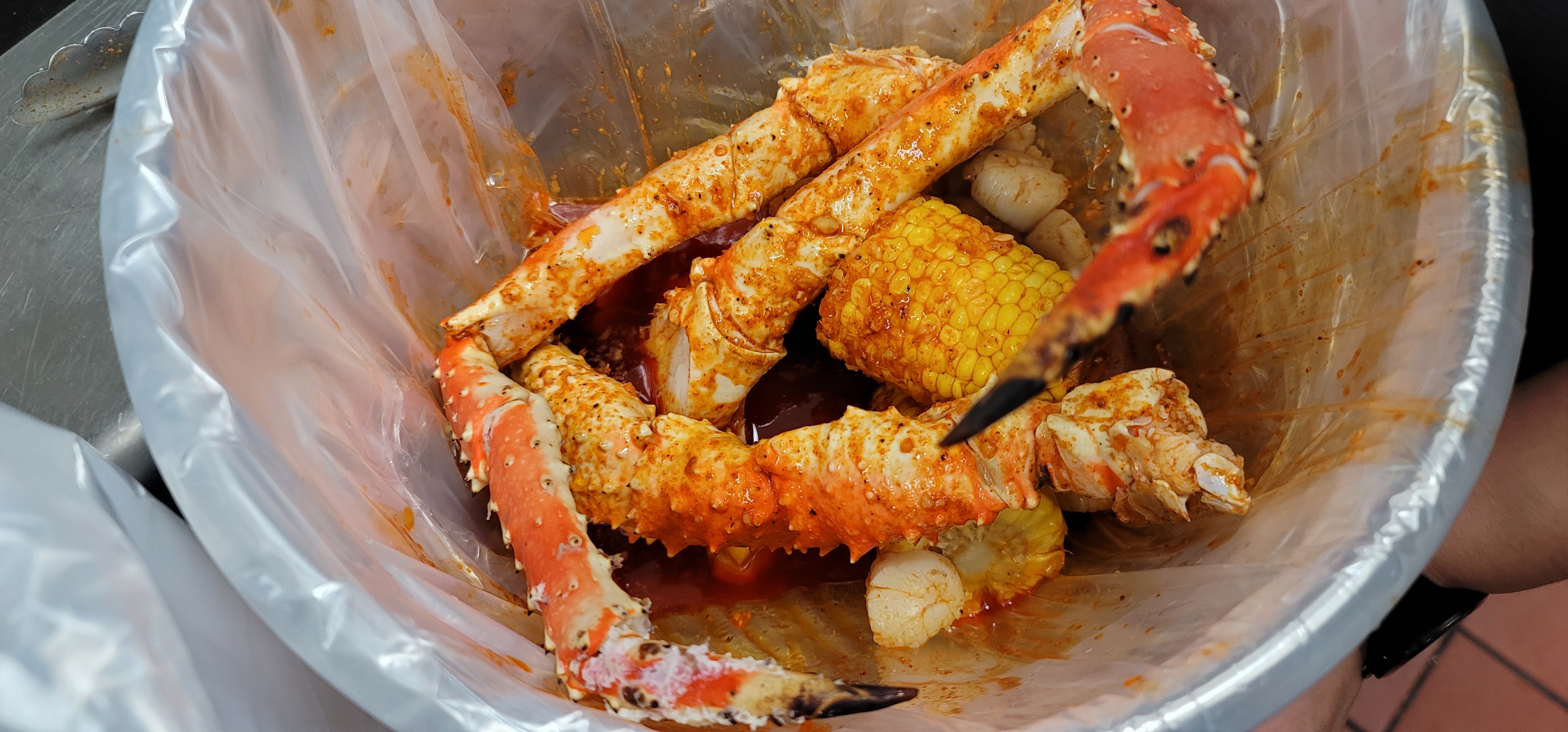Order King Crab Legs 1Lb food online from La Juicy Seafood store, St. Louis on bringmethat.com