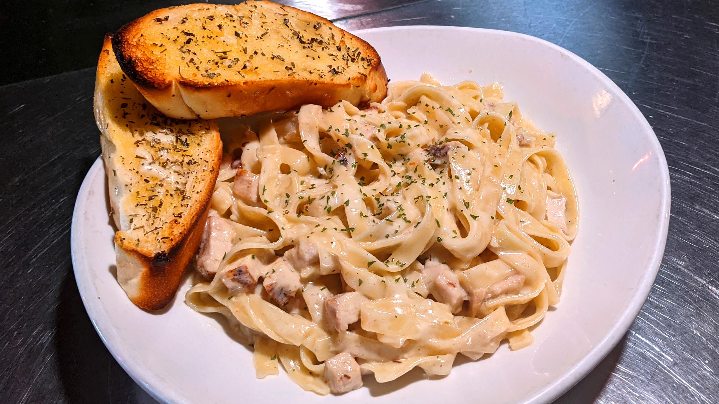 Order Chicken Fettuccini food online from Hillcrest Restaurant And Taphouse store, Antioch on bringmethat.com