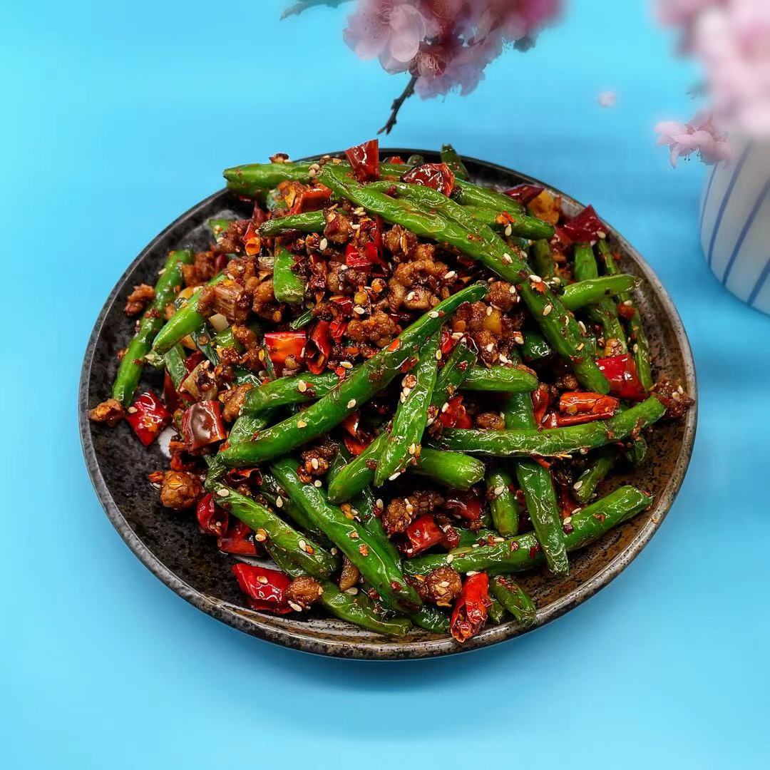 Order 干煸四季豆肉沫️️ String bean w/spicy meat sauce food online from Fashion Wok store, Foster City on bringmethat.com