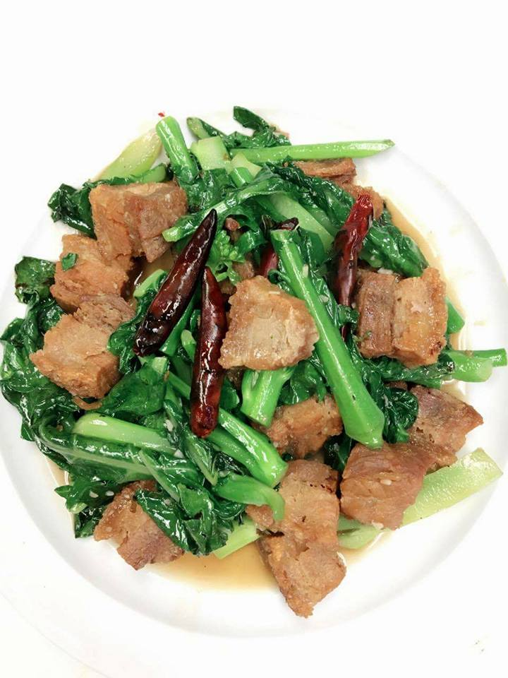 Order Crispy Pork Belly Chinese Broccoli food online from Chili & Lemon Thai Cuisine store, Los Angeles on bringmethat.com