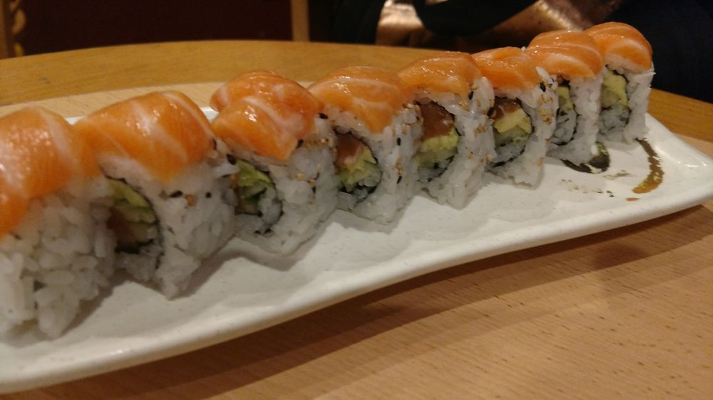 Order Salmon Lover Roll food online from Momo Sushi store, Mundelein on bringmethat.com