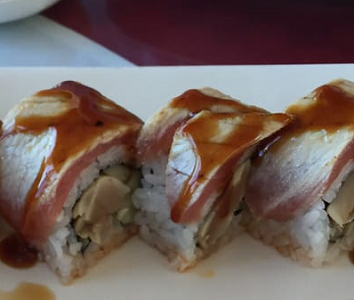 Order Seared Tuna Roll food online from Mizu store, San Diego on bringmethat.com