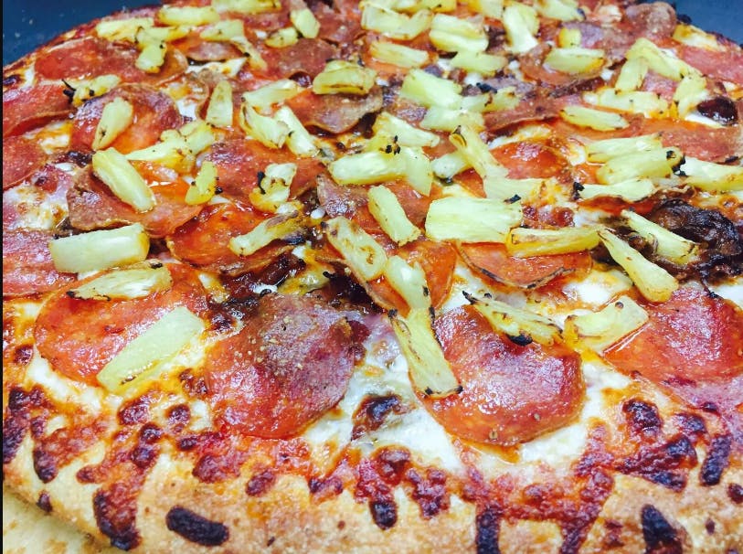 Order New Canadian Classic Pizza - Medium 12" food online from Can Am Pizza store, Federal Way on bringmethat.com