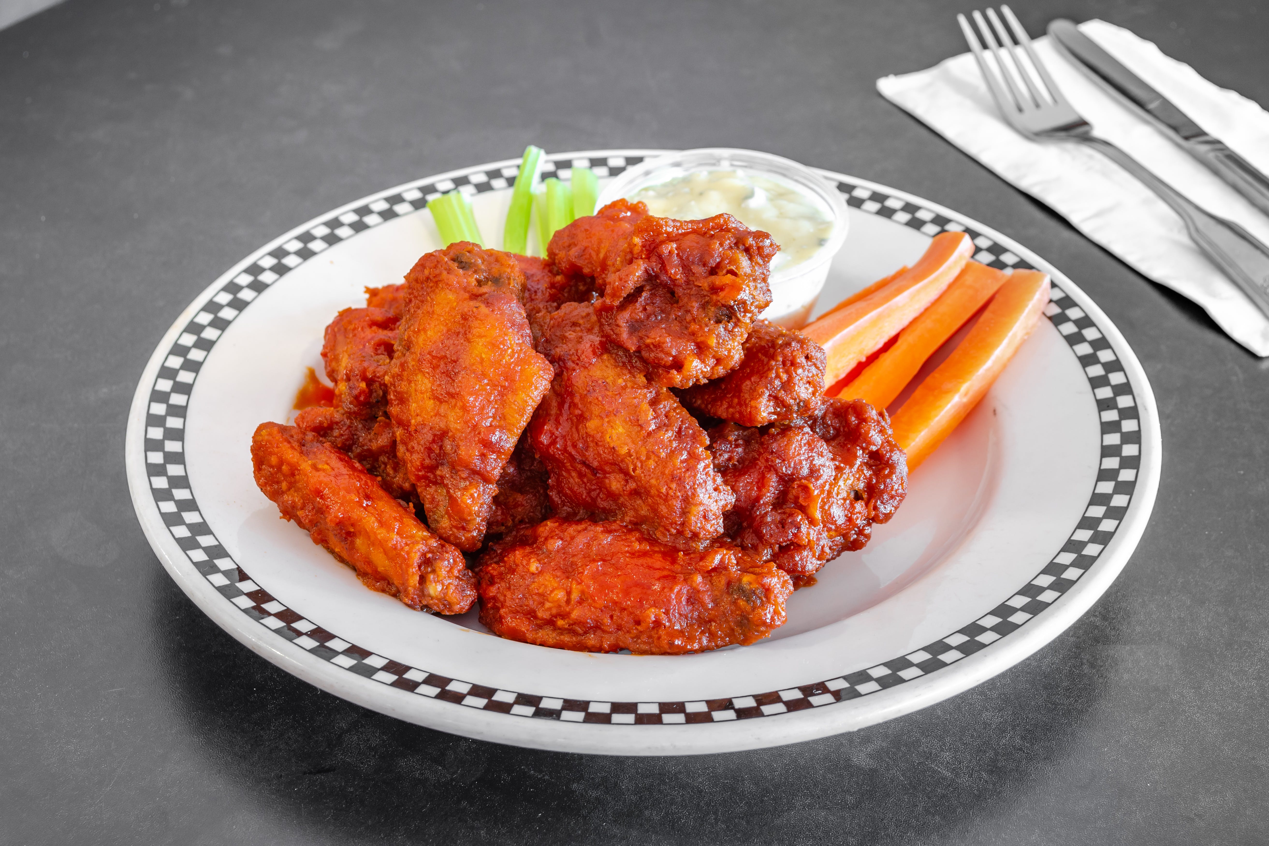Order TD Style Buffalo Wings - Wings food online from Td Pizza Nj store, Springfield on bringmethat.com