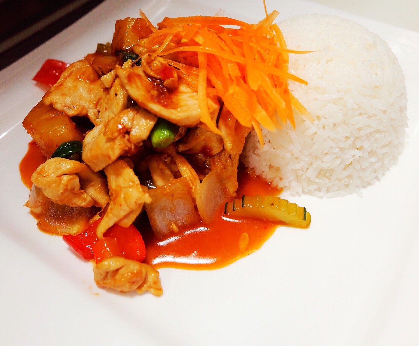 Order R6. Sweet and Sour Rice Dish food online from Papa Thai Chef store, Williamstown on bringmethat.com