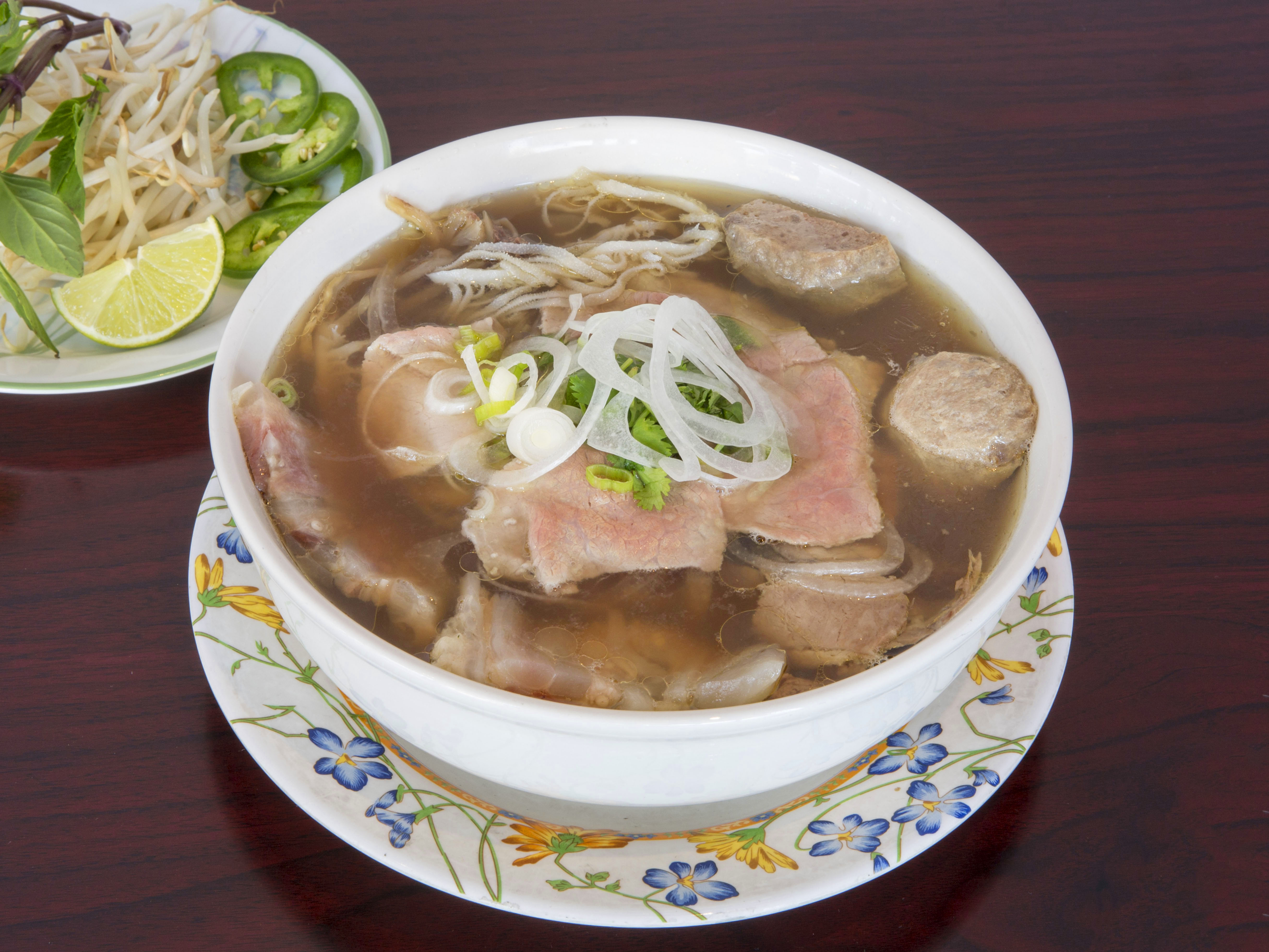 Order 1. House Special Soup  food online from Pasadena Noodle & Grill store, Pasadena on bringmethat.com