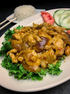 Order 32. Gà Xào Xả Ớt - Gregarious Lemongrass Chicken food online from Present Restaurant store, Falls Church on bringmethat.com