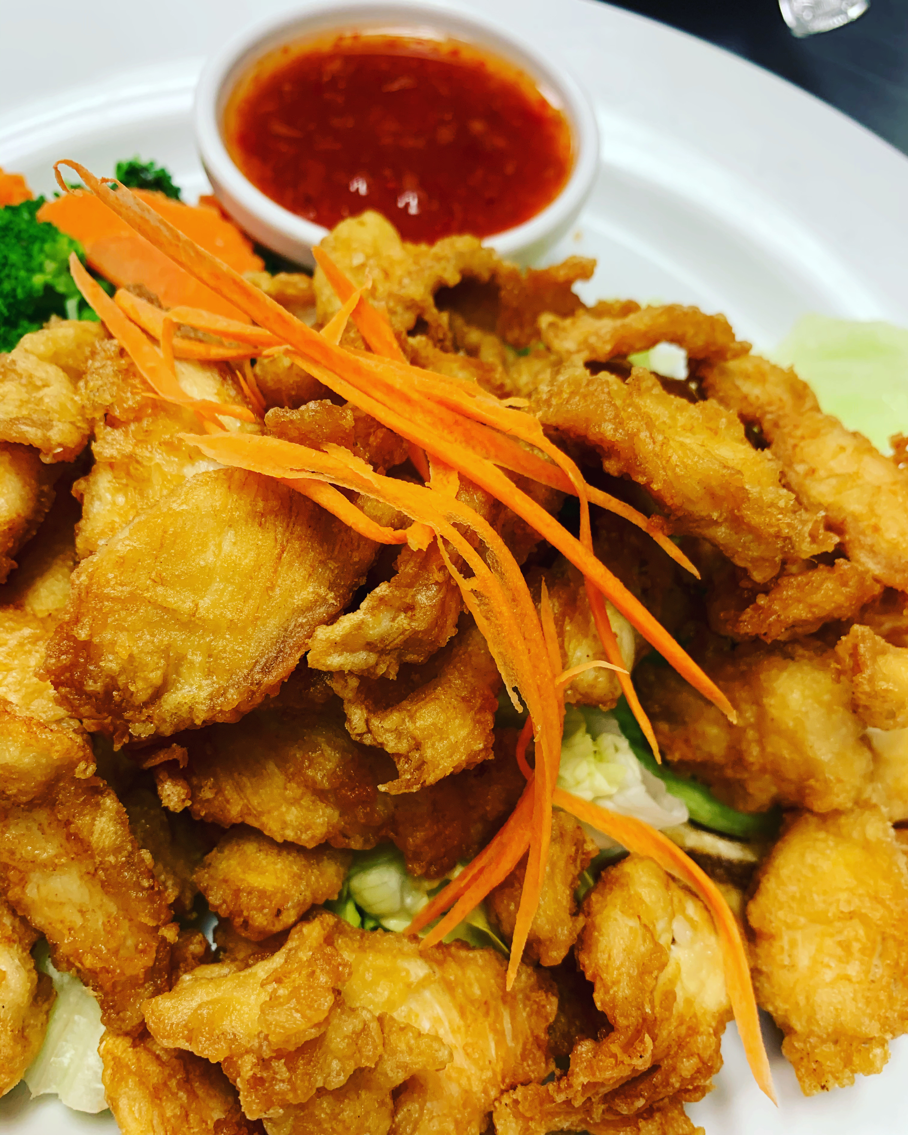 Order 7. Volcano Chicken food online from Sirinan Thai&Japanese Restaurant store, Wallingford on bringmethat.com