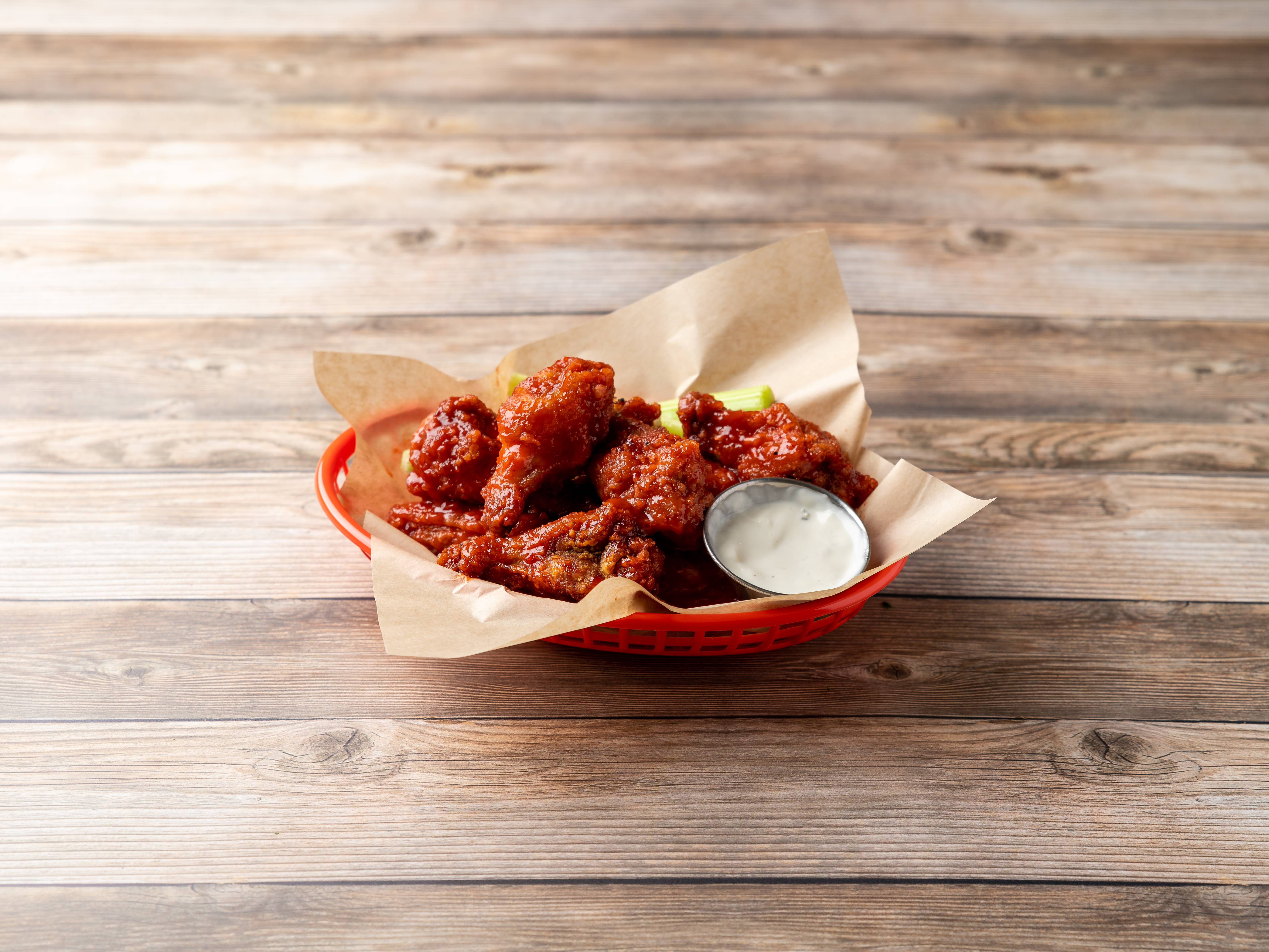 Order Spicy BBQ Wings food online from Pat's Pizza store, Chicago on bringmethat.com