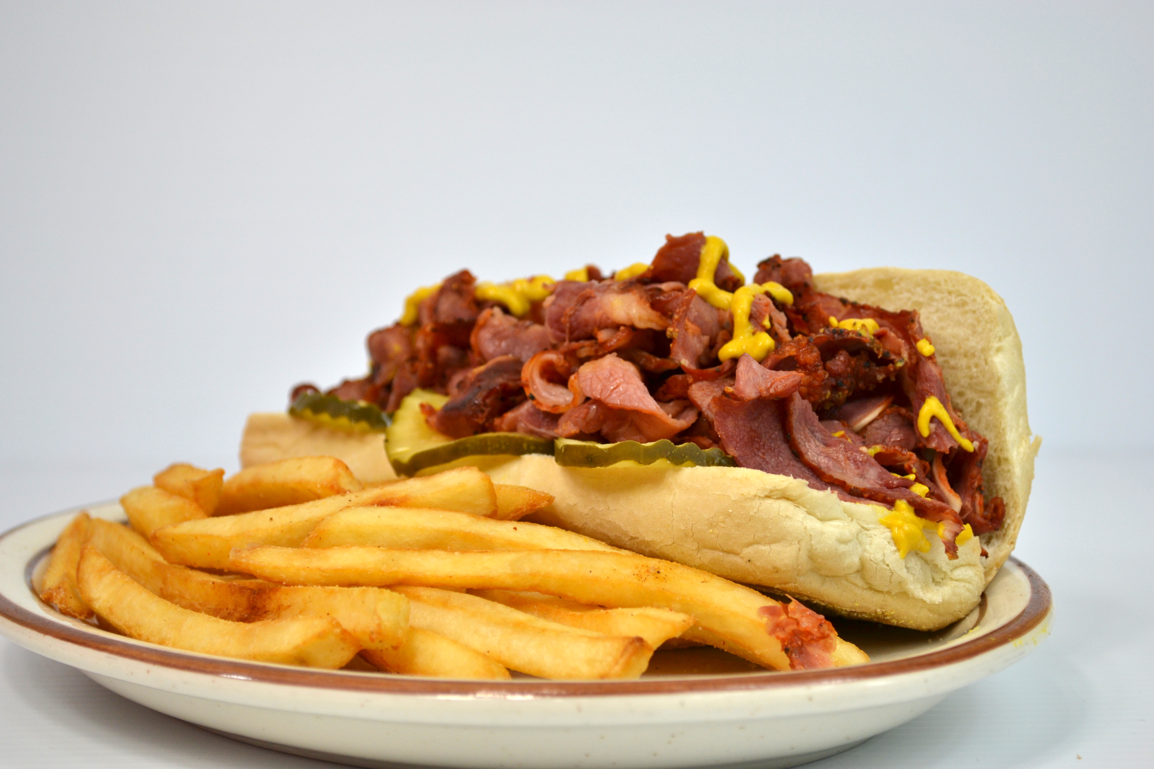 Order Pastrami Sandwich food online from Chelo Burgers store, Cathedral City on bringmethat.com