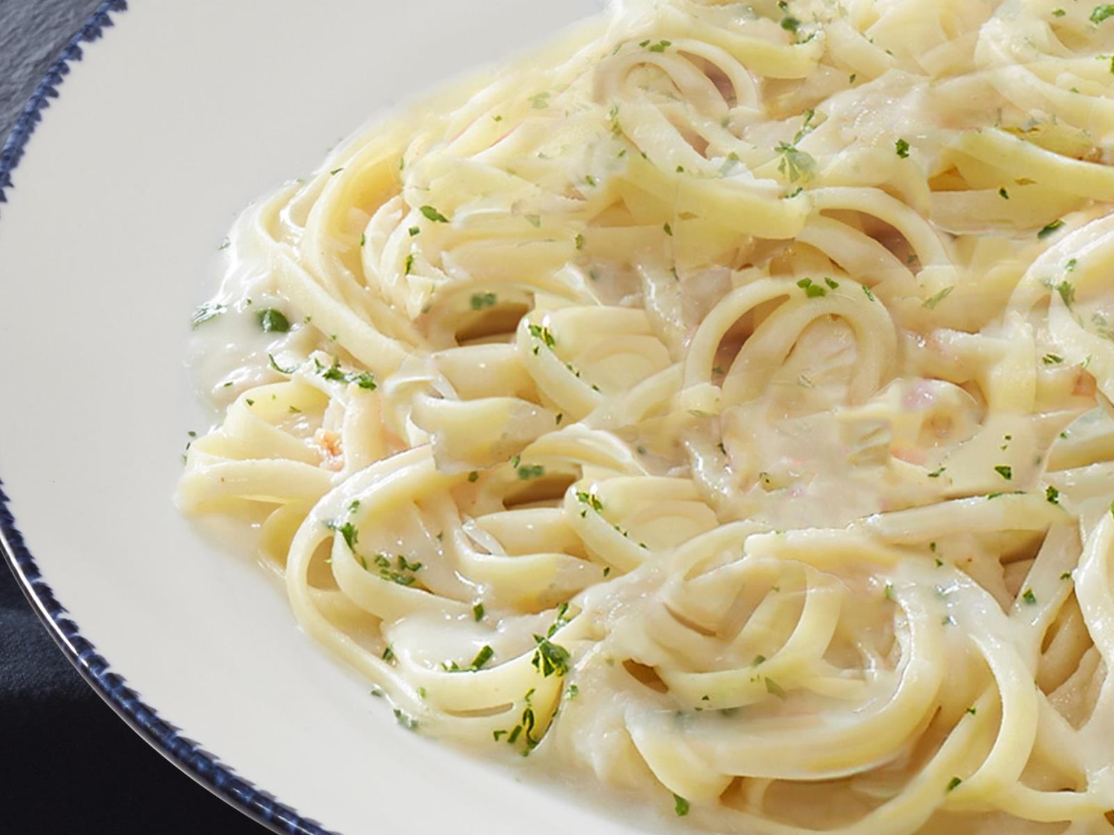 Order Garlic Linguini Alfredo food online from Red Lobster store, Springfield on bringmethat.com