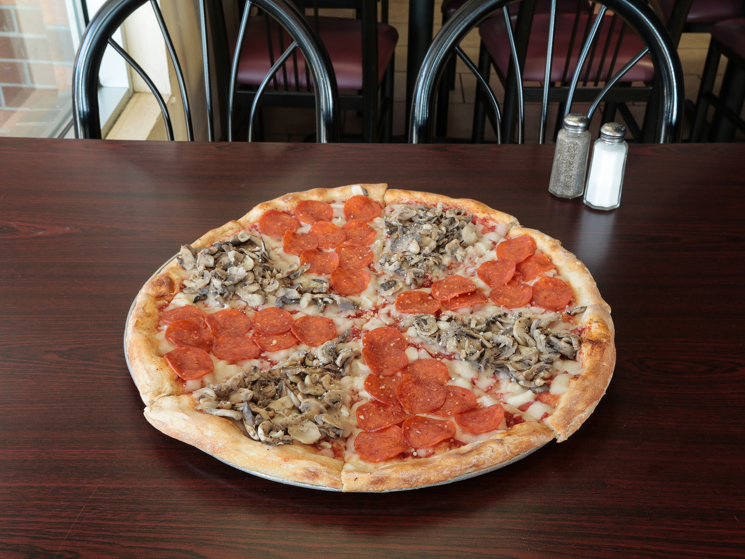 Order Palace Supreme Pie Pizza food online from Palace Pizza Bar & Grill store, Whitehall on bringmethat.com