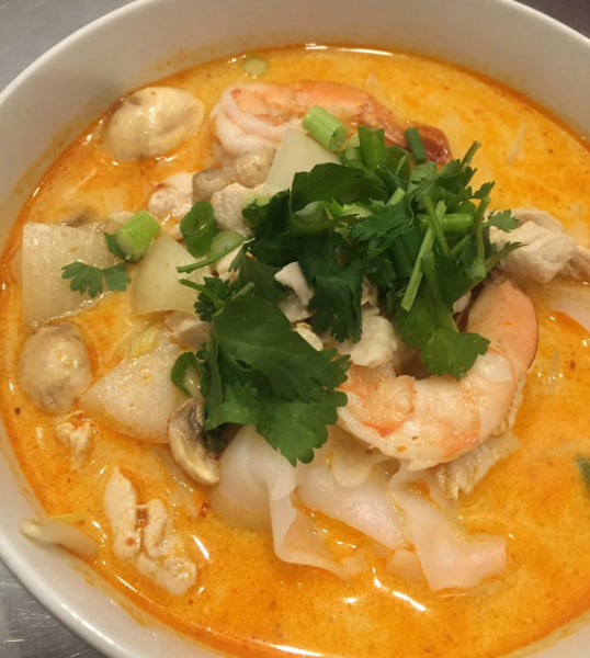 Order 38. Tom Kha Noodle Soup food online from Am Thai Fusion Cuisine store, Anaheim on bringmethat.com