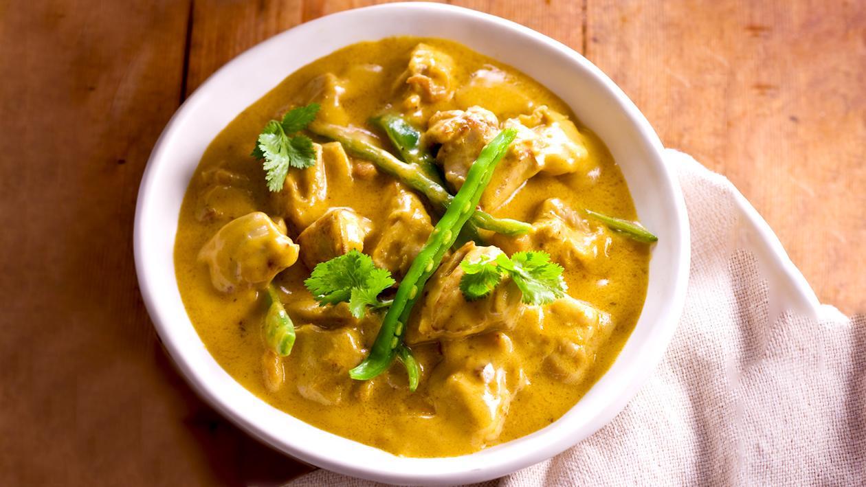 Order Chicken Curry  food online from 1920 Tea Club store, Fresno on bringmethat.com