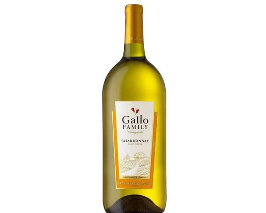 Order Gallo Family Chardonnay, 1.5L bottle  (13% ABV) food online from Central Liquor Market store, Los Angeles on bringmethat.com