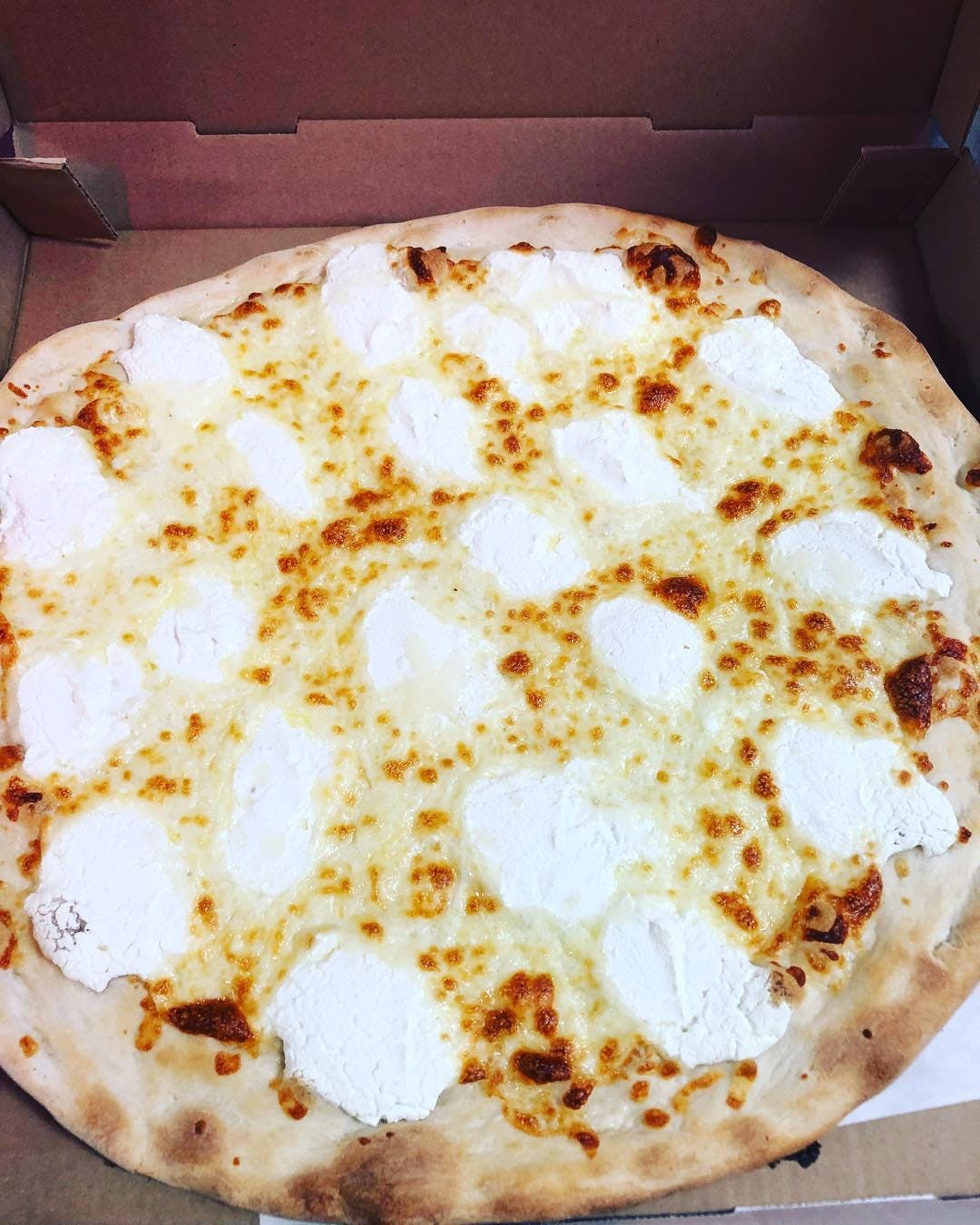 Order White Pizza - Large 16" food online from Linda's Pizza & Restaurant store, Manchester Township on bringmethat.com