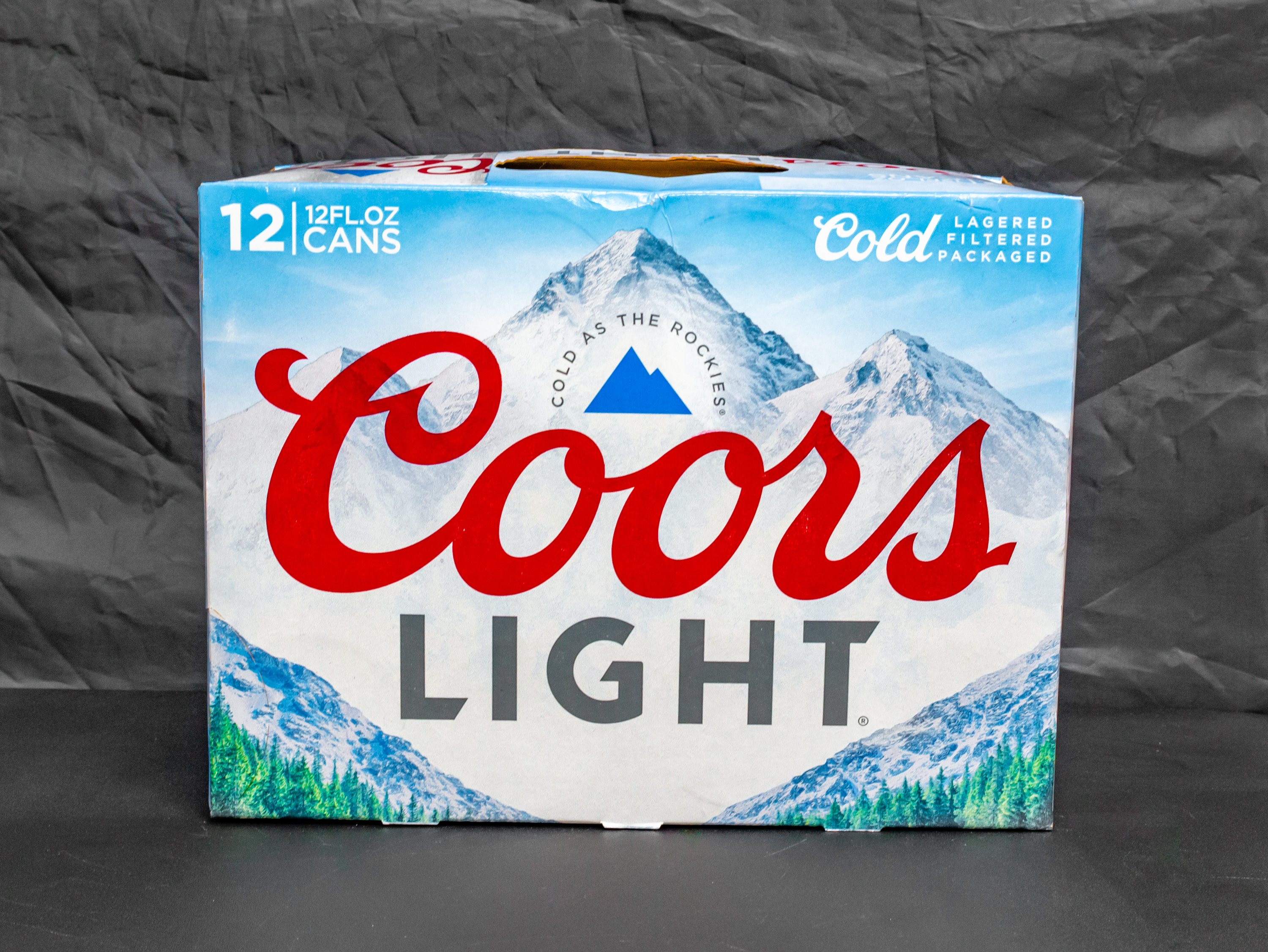 Order Coors Light 24 Pack Can food online from Armanetti Liquors store, Niles on bringmethat.com