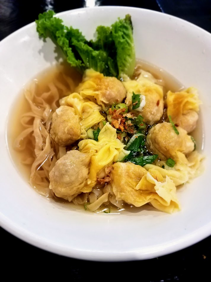 Order 9. Wonton Egg Noodle Soup food online from Noodlemii store, Diamond Bar on bringmethat.com