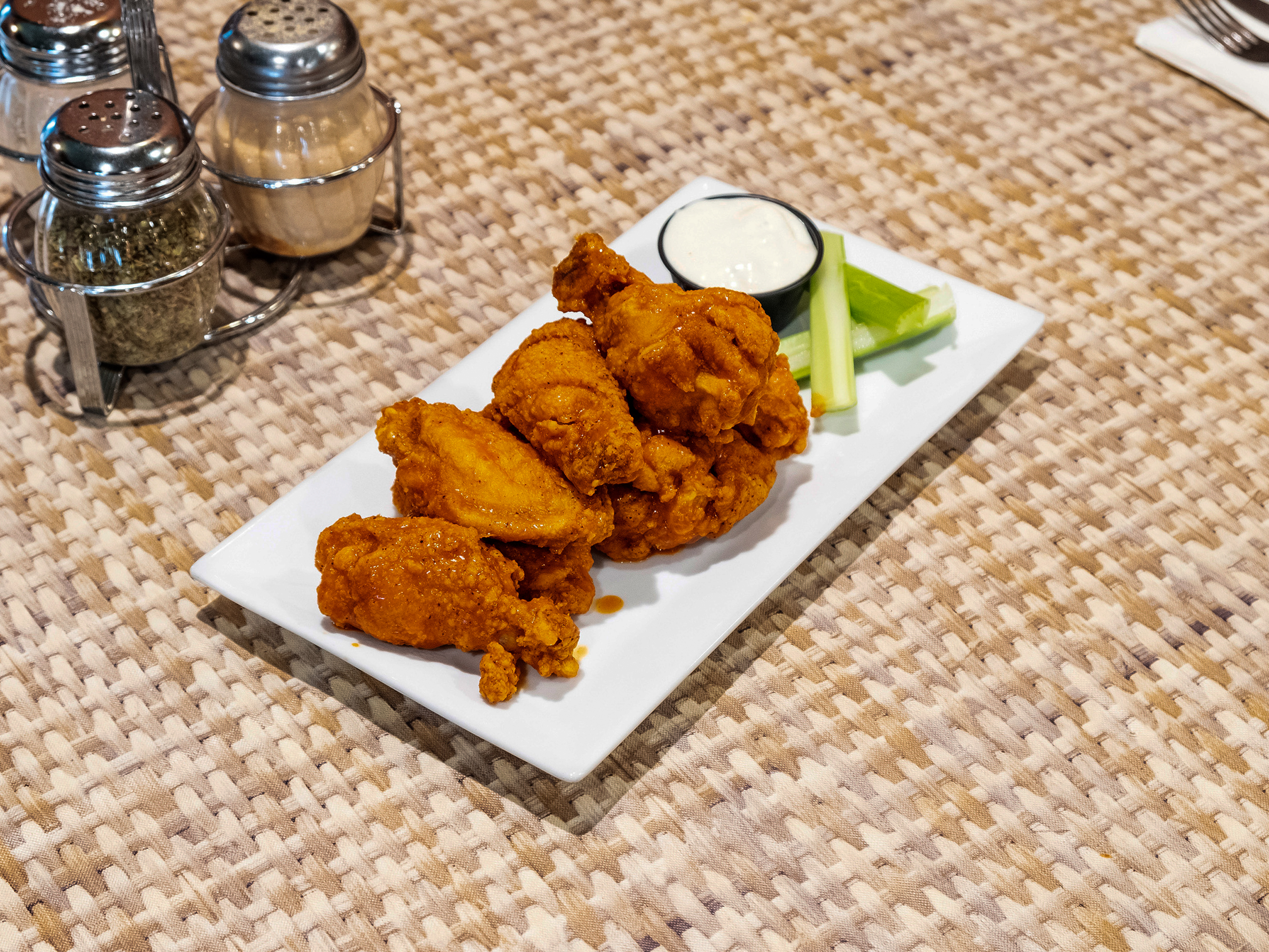 Order Chicken Wings food online from Ryan Pub & Sports Bar store, Monroe Township on bringmethat.com