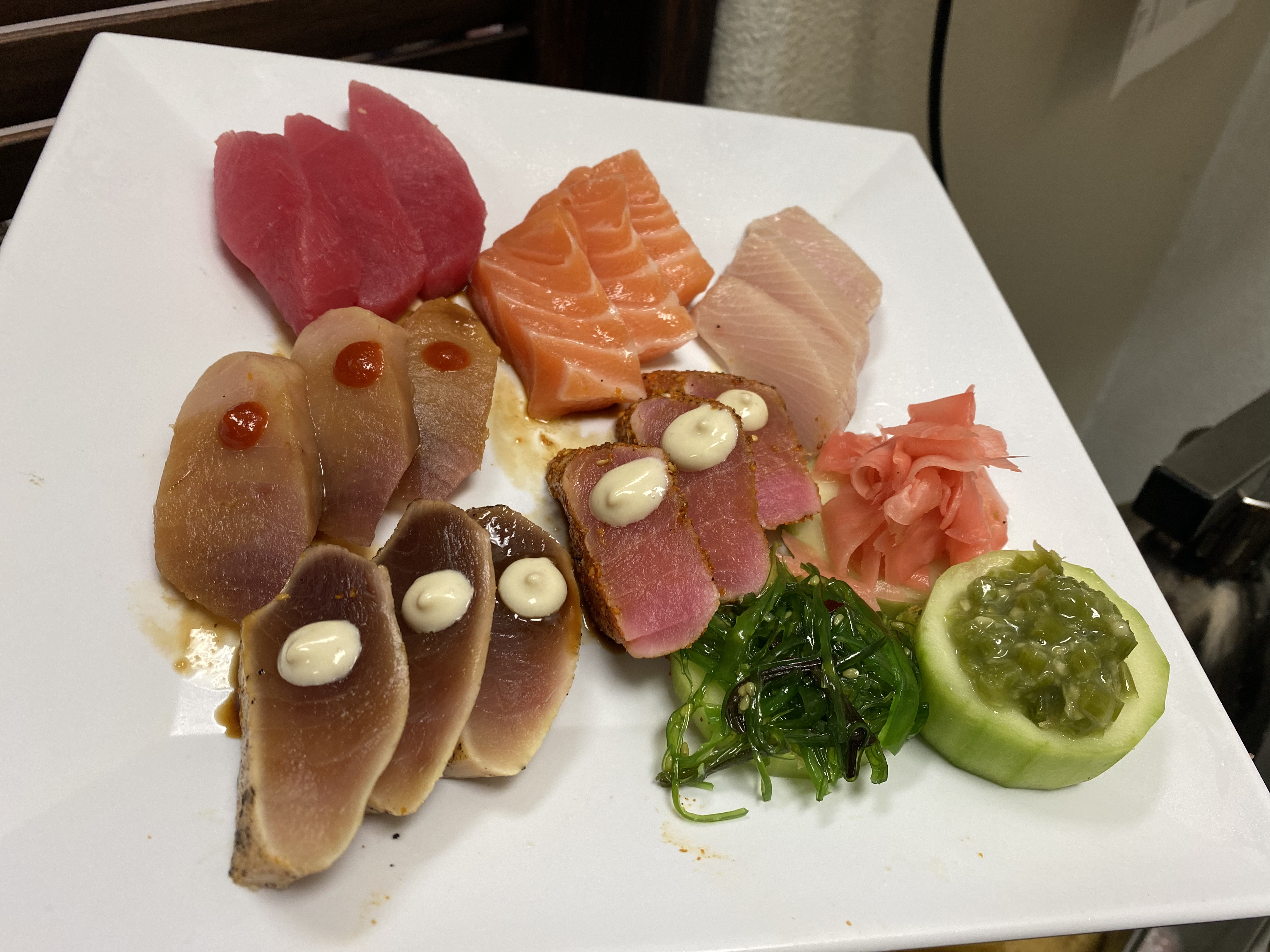 Order Mixed Sashimi (15 Piece) food online from 760 Sushi Bros store, Victorville on bringmethat.com